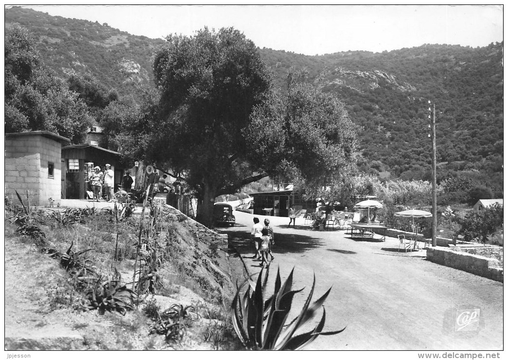 CARGESE  VILLAGE DE VACANCES "ROCCA MARINA"  LA PLACE DU VILLAGE ET LE RESTAURANT - Autres & Non Classés