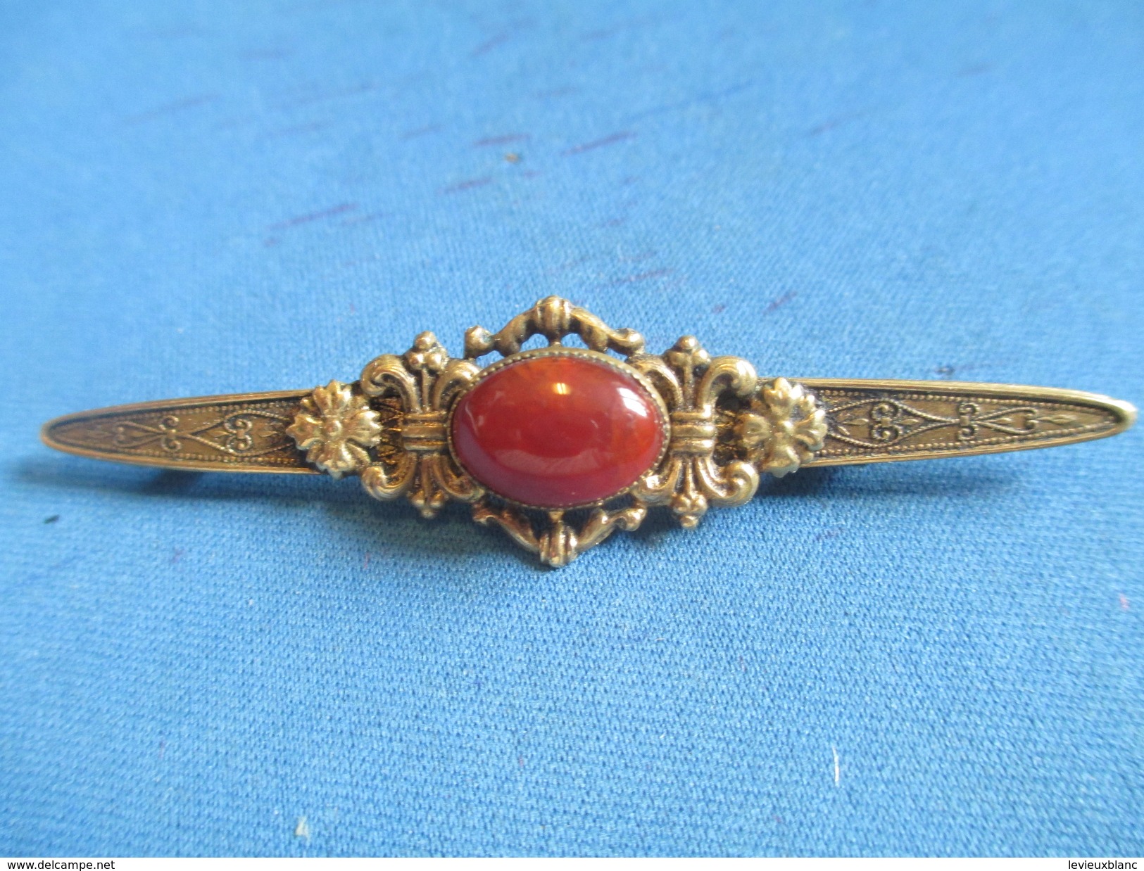 Bijou Fantaisie/ Broche Bronze Avec Cabochon Central Type Grenat/Vers 1930-1960     BIJ90 - Broschen