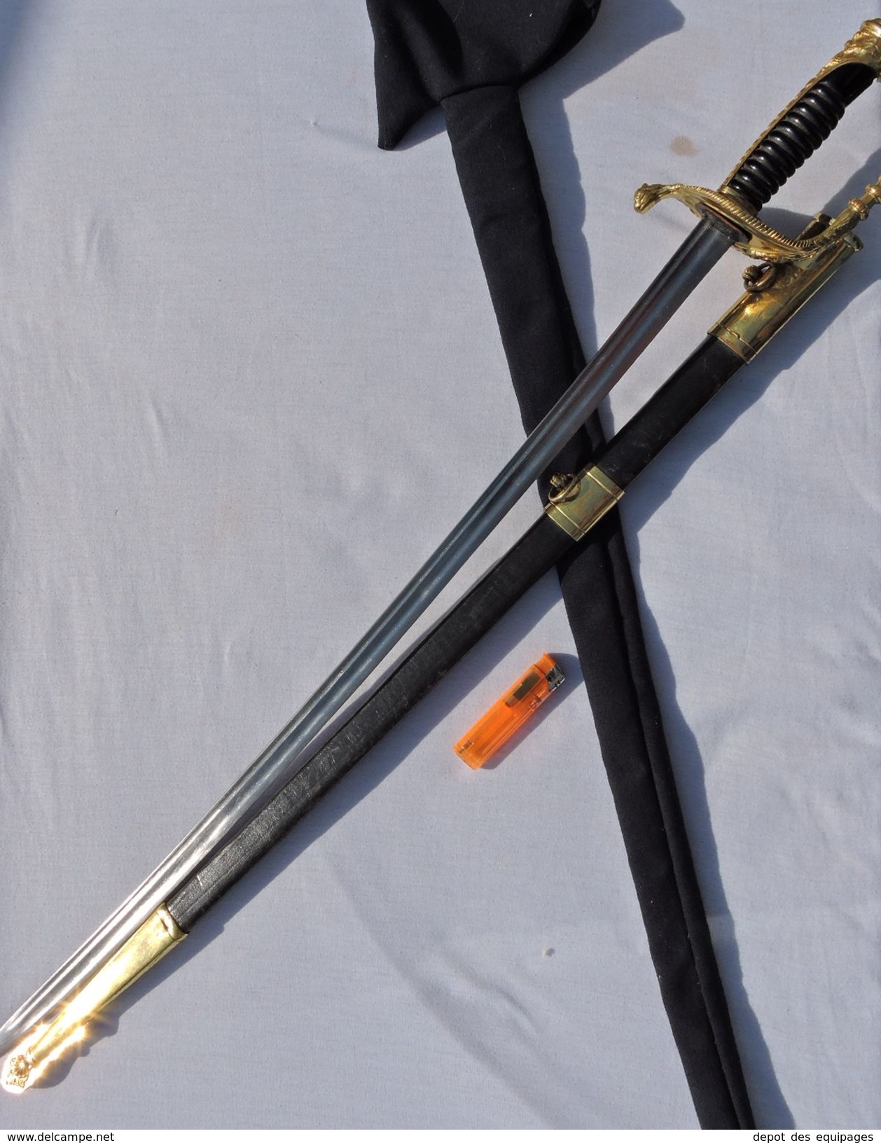 BEAU   SABRE  OFFICIER de MARINE - modèle 1837 - ANNEES  1990 - SUPERBE ETAT