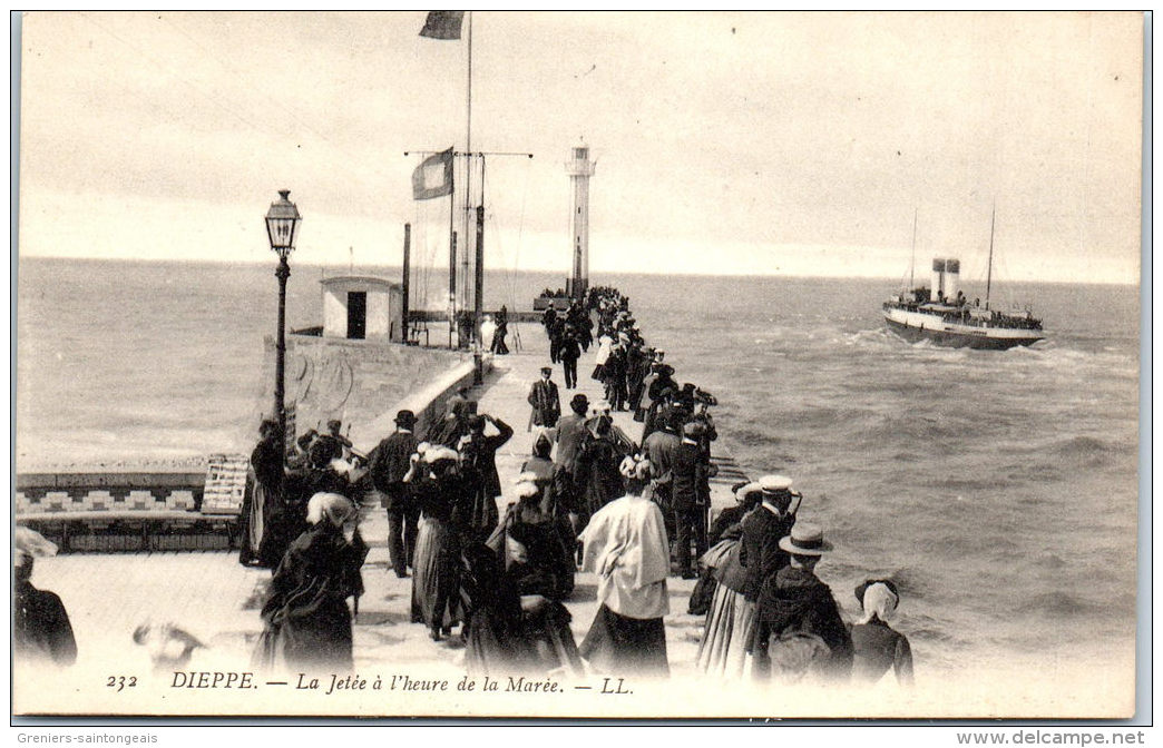 76 DIEPPE - La Jetée à L'heure De La Marée. - Dieppe