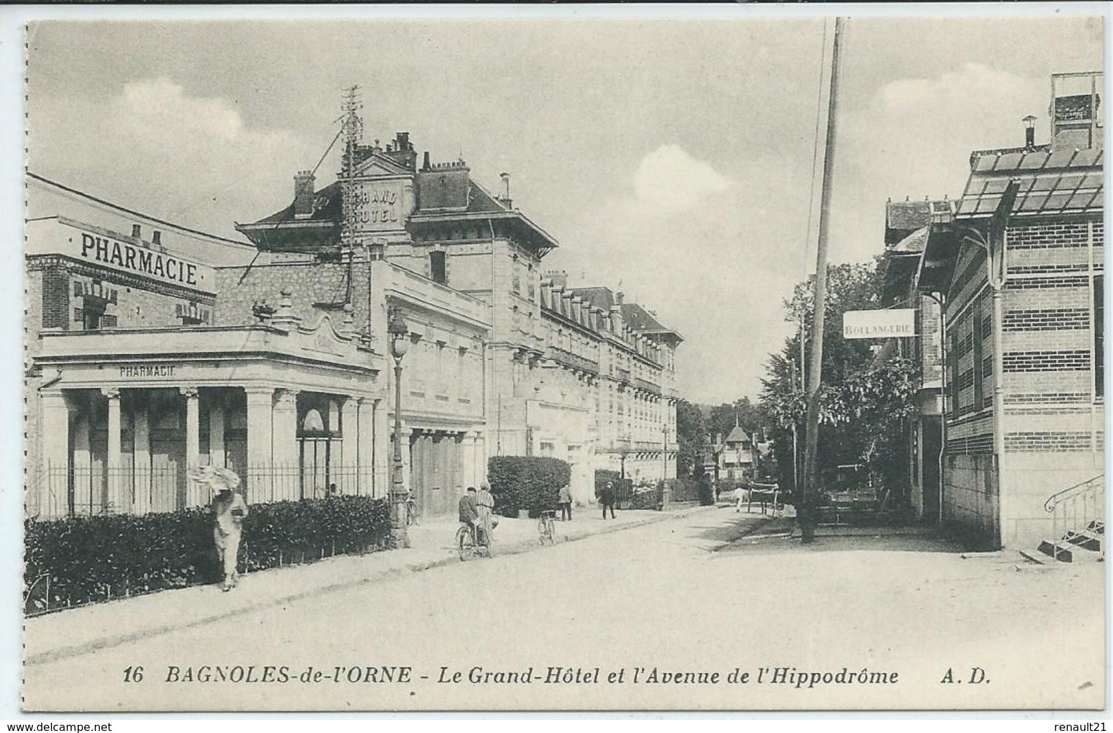 Bagnoles-de-l'Orne-Le Grand-Hôtel Et L'Avenue De L’Hippodrome (CPA) - Bagnoles De L'Orne