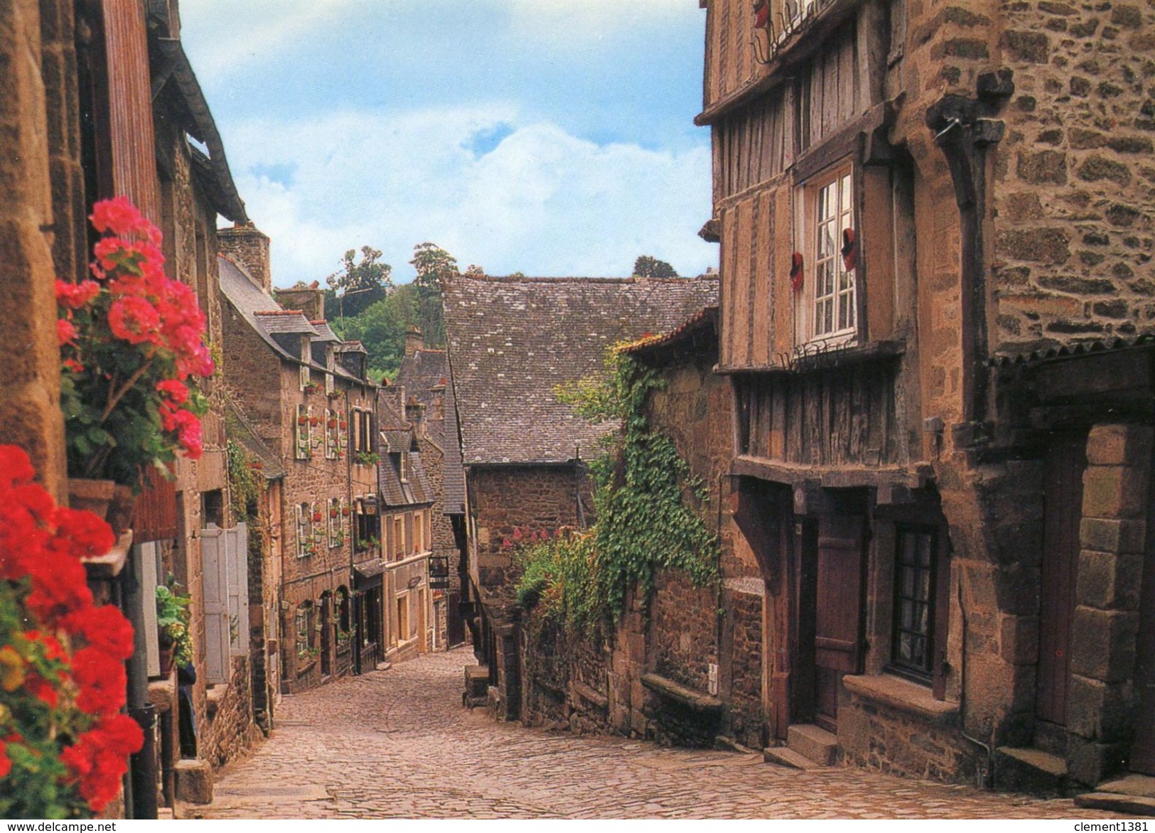 Dinan La Rue Du Jerzual - Dinan