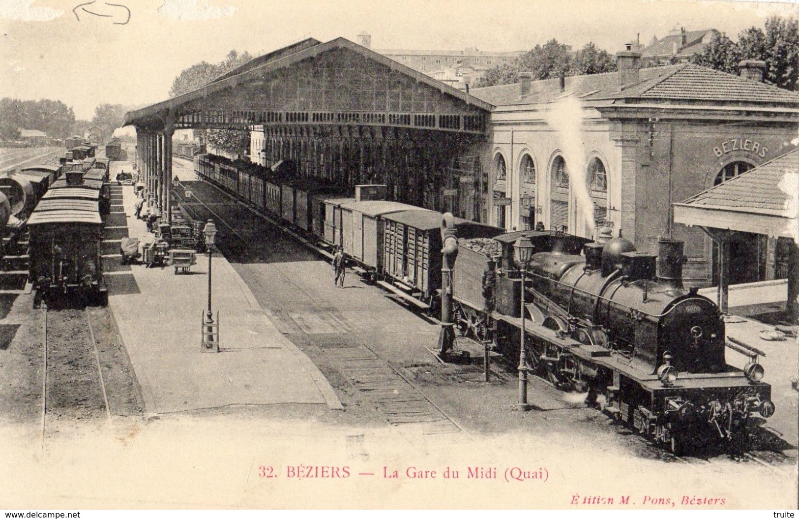 BEZIERS LA GARE DU MIDI (QUAI) TRAIN EN GARE - Beziers