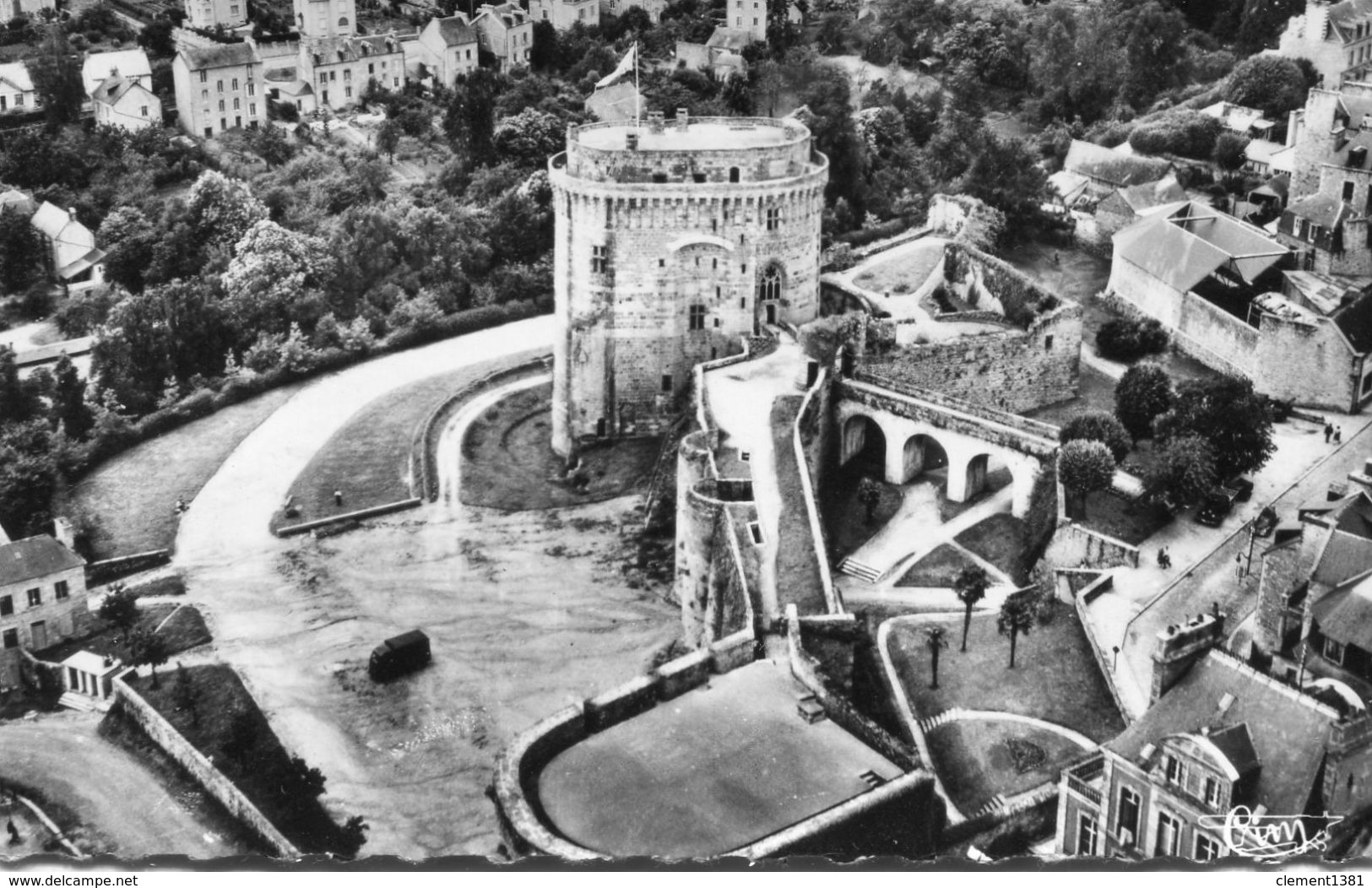 Dinan Le Chateau De La Duchesse Anne Vue Aerienne - Dinan