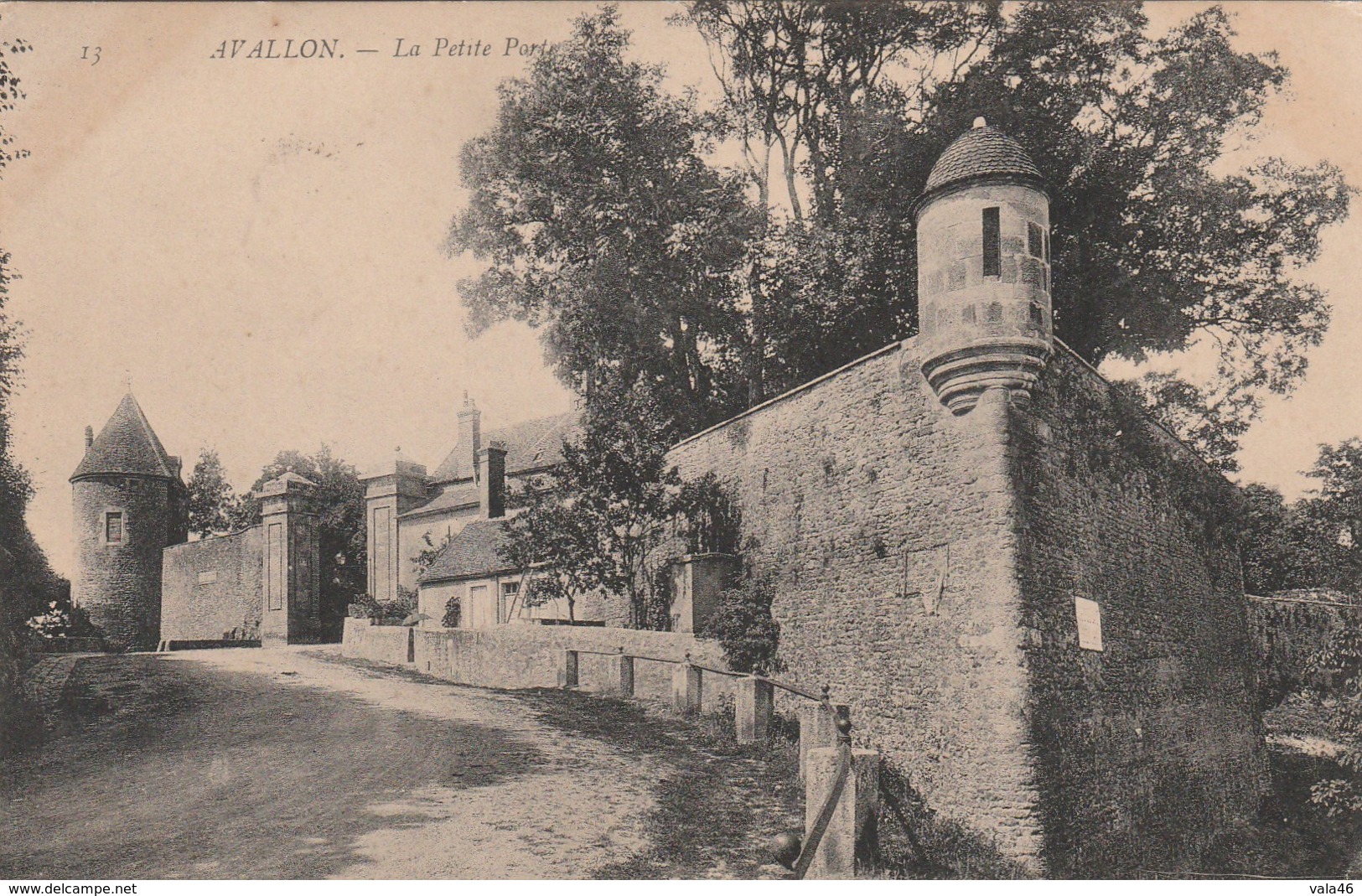 AVALLON    YONNE 89  CPA  LA PETITE PORTE - Avallon