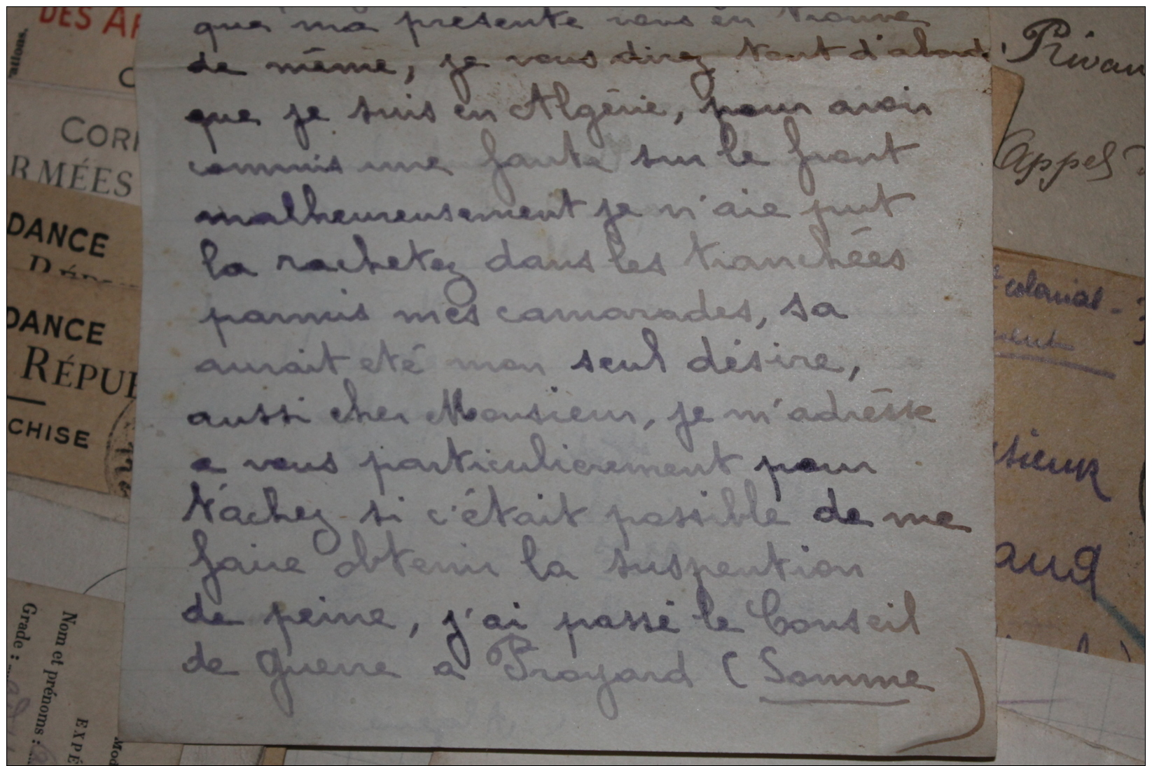 Lot de lettres 14-18 adressé à un  officier administratif dont une d'un deserteur de 1917