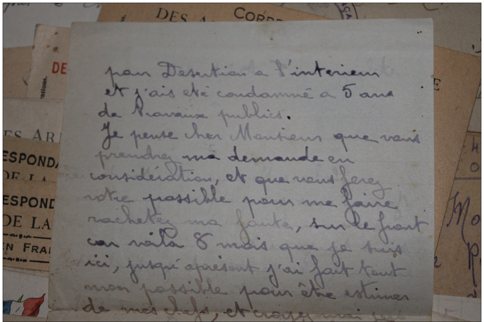 Lot de lettres 14-18 adressé à un  officier administratif dont une d'un deserteur de 1917