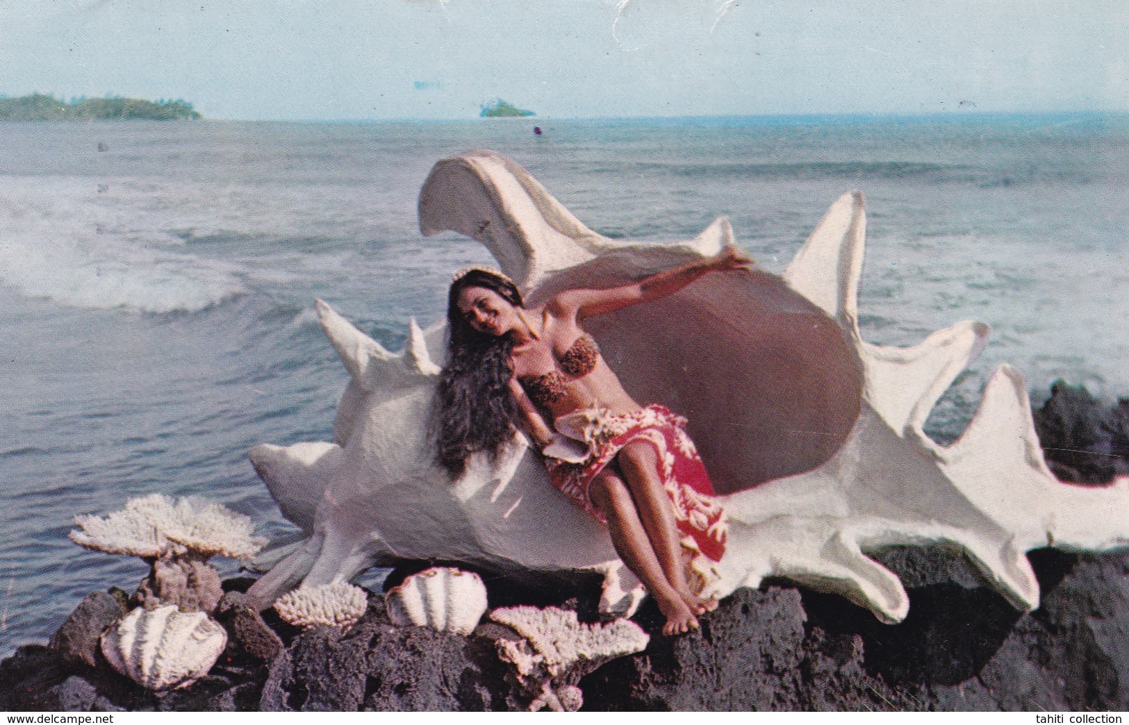 Miss Carnaval 1962 Dans Sa Coquille (Meherio). - Polynésie Française