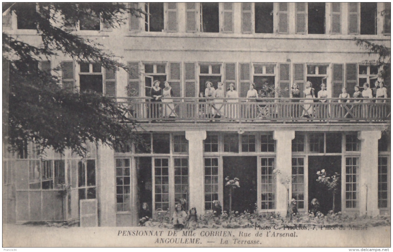 CPA - Angoulême - Pensionnat De Mlle Corrien - Rue De L'Arsenal - La Terrasse - Angouleme