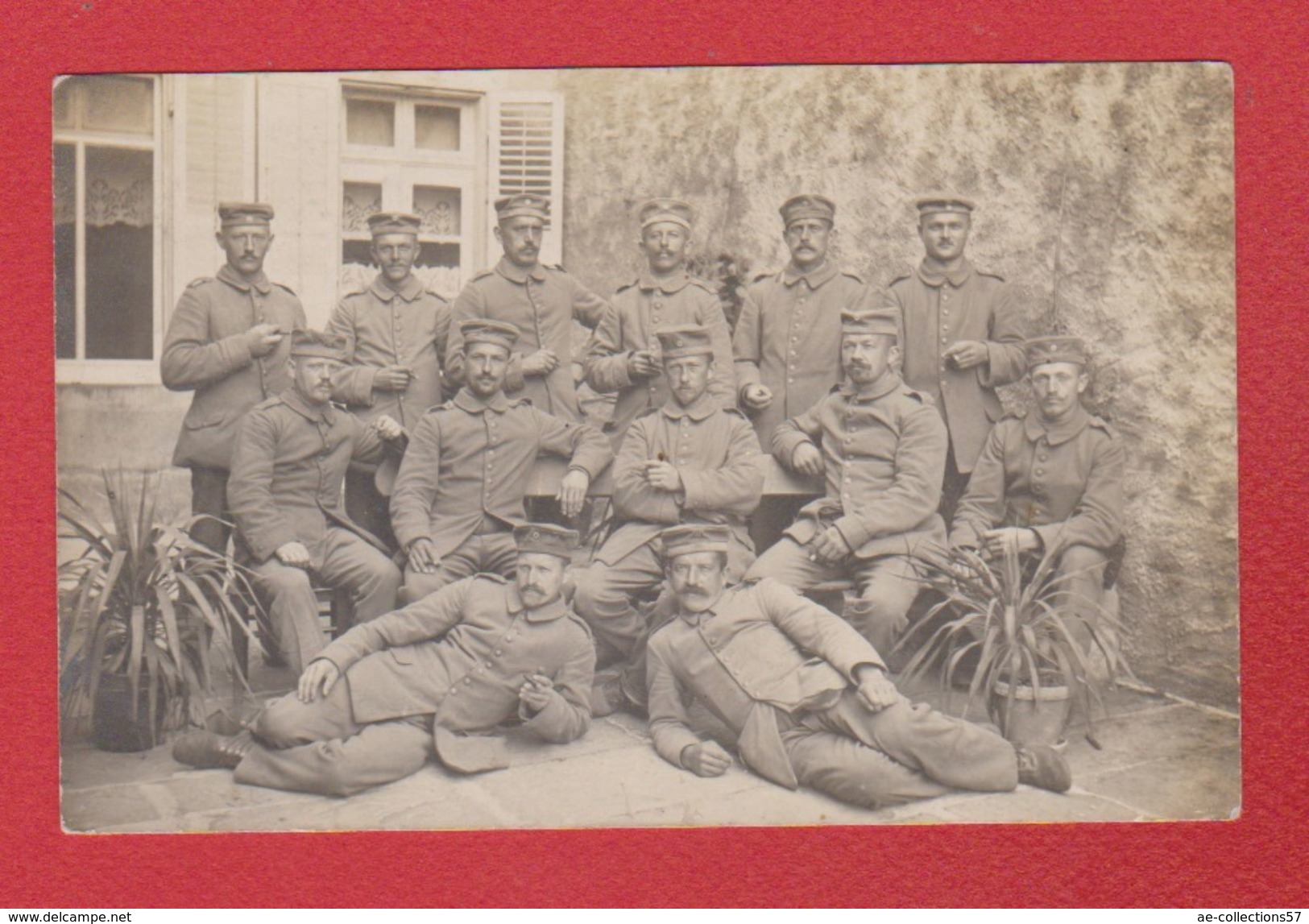 Environs De Cirey  --  Soldats Allemands Dans Une Cour -- XIX Erzatz Division -- 31/10/1915 - Autres & Non Classés