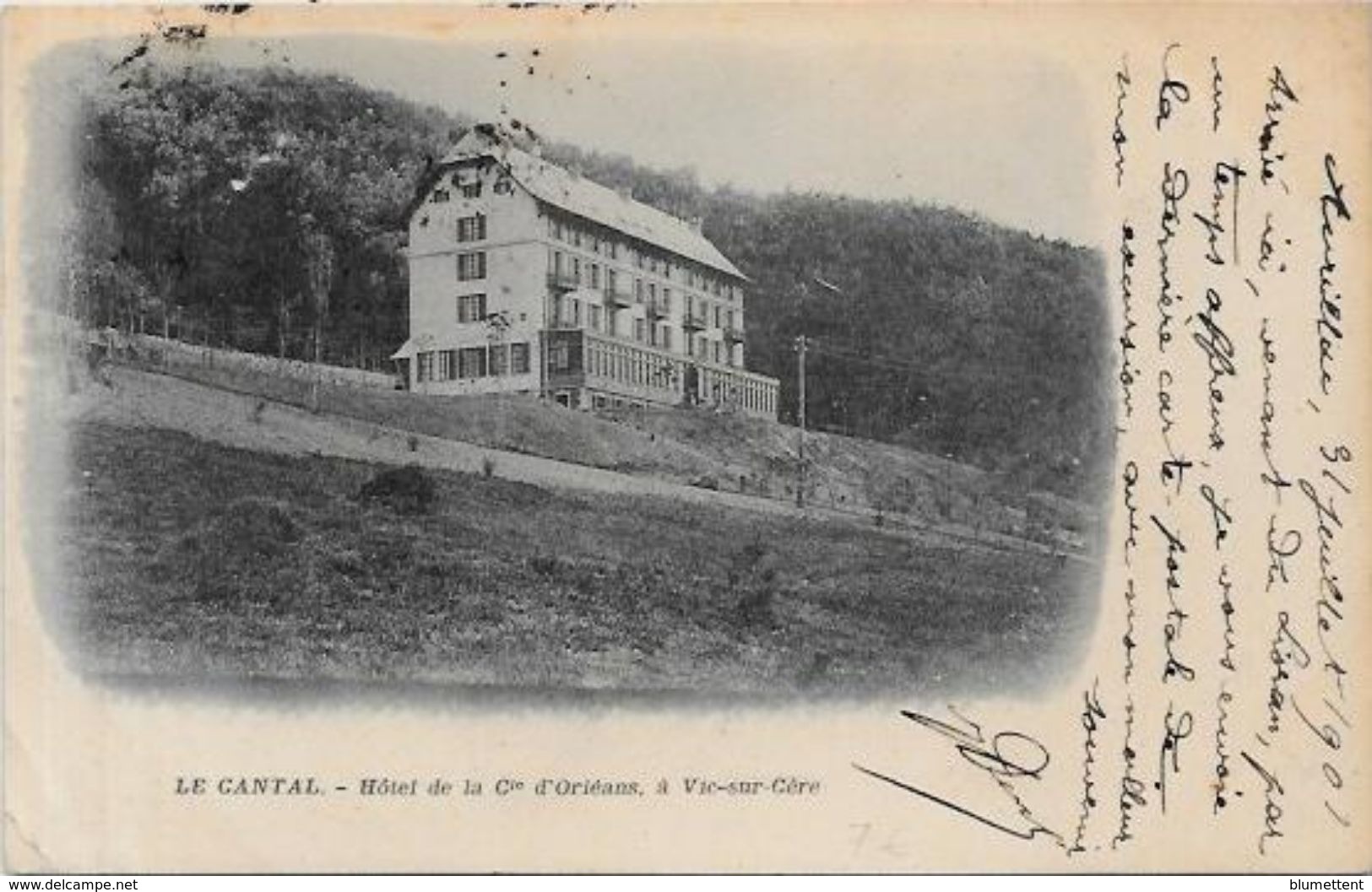 CPA Vic Sur Cère Cantal Auvergne Circulé - Sonstige & Ohne Zuordnung