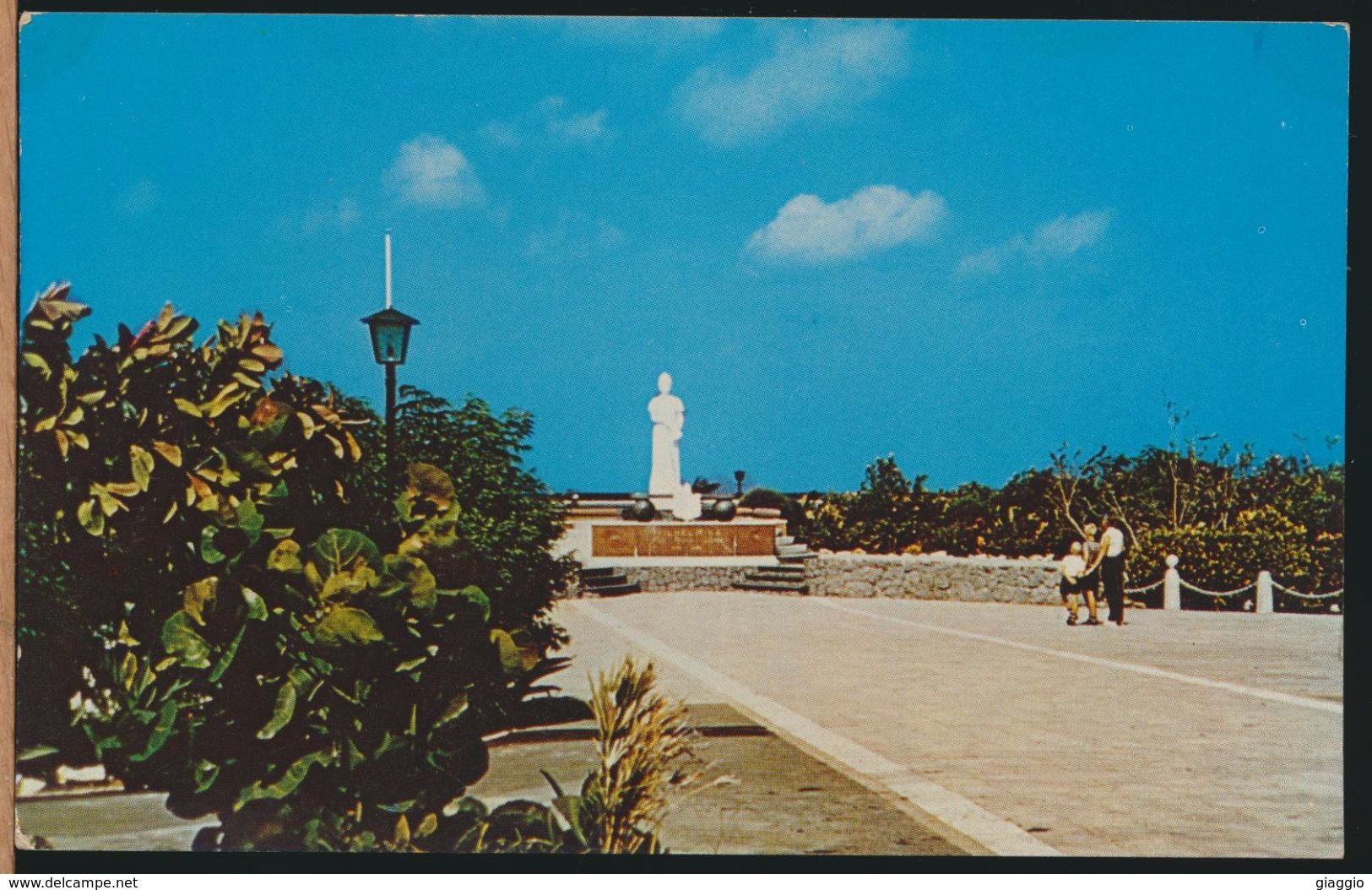 °°° 9408 - ARUBA - STATUE PRINCESS WILHELMINA °°° - Aruba