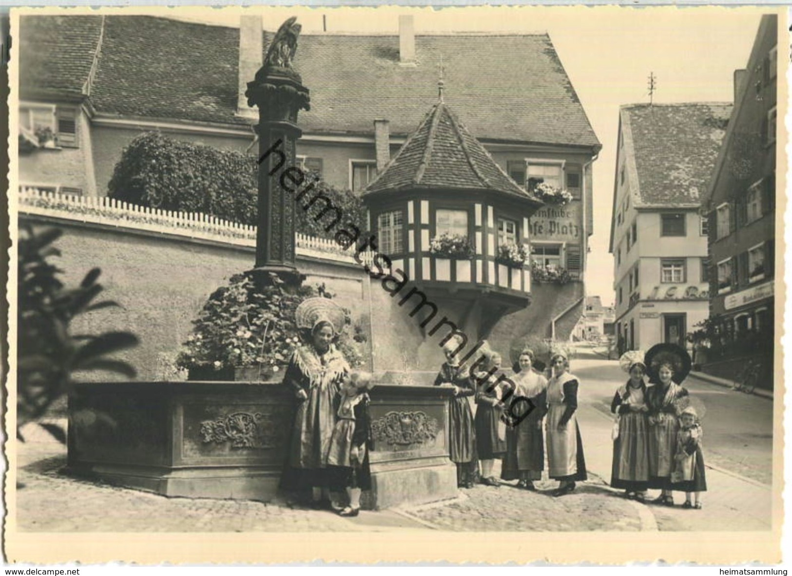 Pfullendorf - Brunnen - Frauen In Tracht - Foto-Ansichtskarte - Pfullendorf