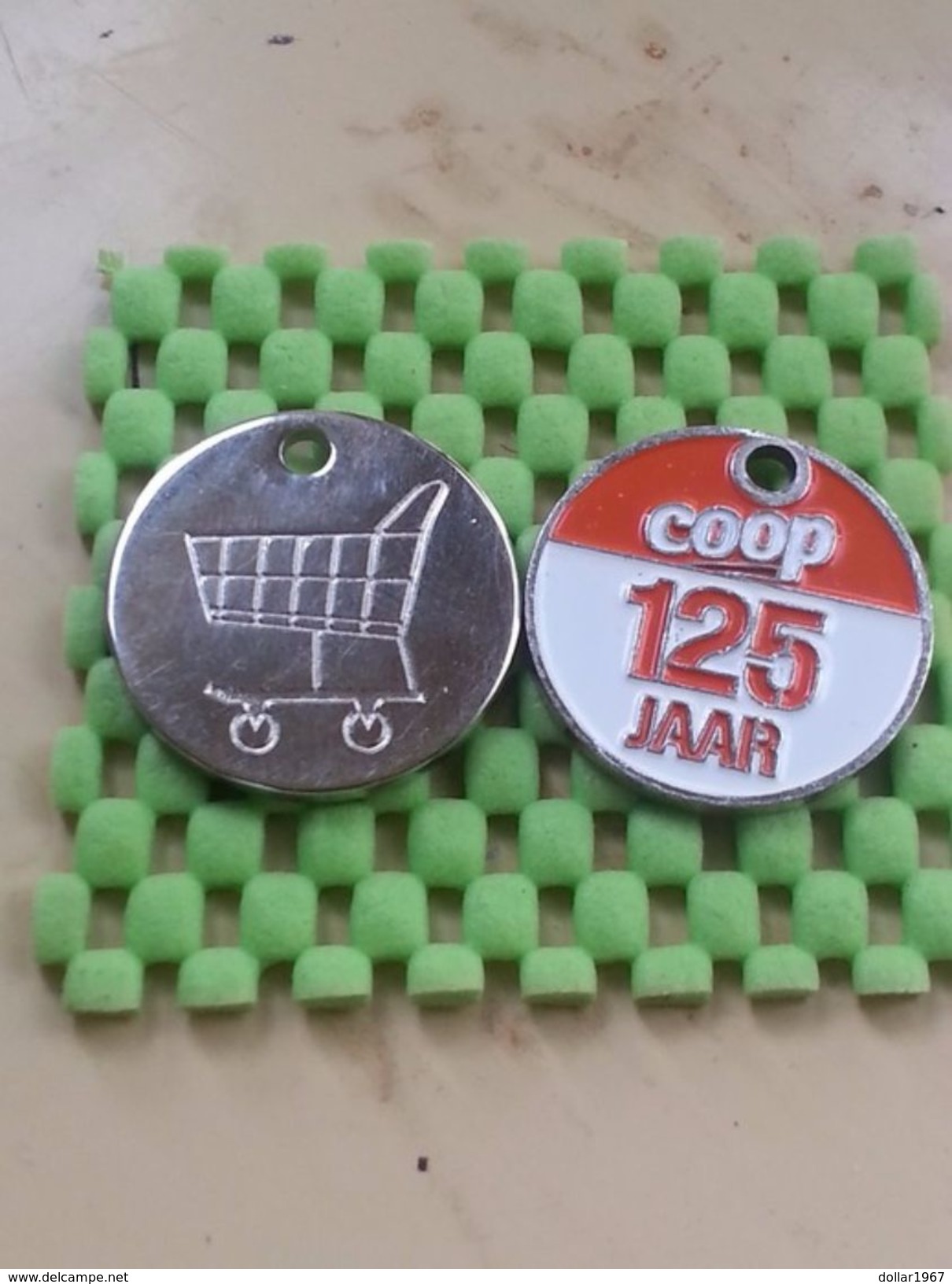 2 X Shopping Carts / Winkelwagentjes / Jeton De Caddie - Dutch  / Pays-Bas -COOP / 125 Jaar Supermarkt - Jetons De Caddies