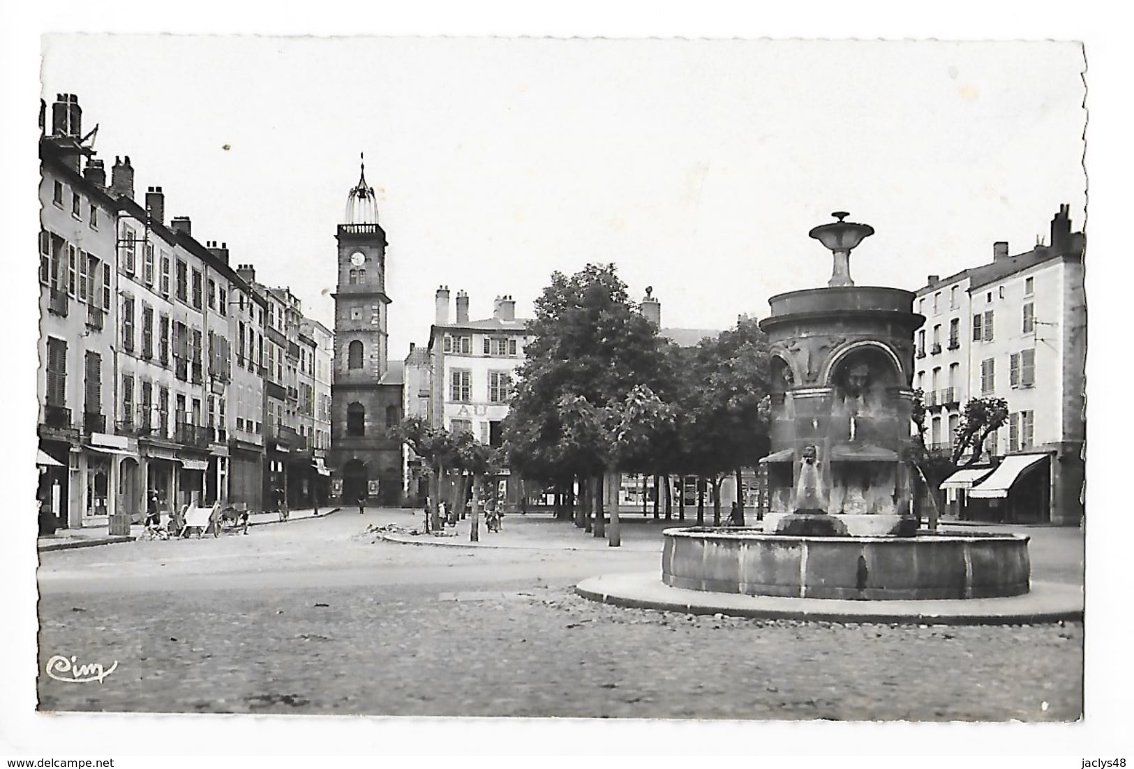 ISSOIRE  (cpsm 63)    Place De La République  -  - L 1 - Issoire