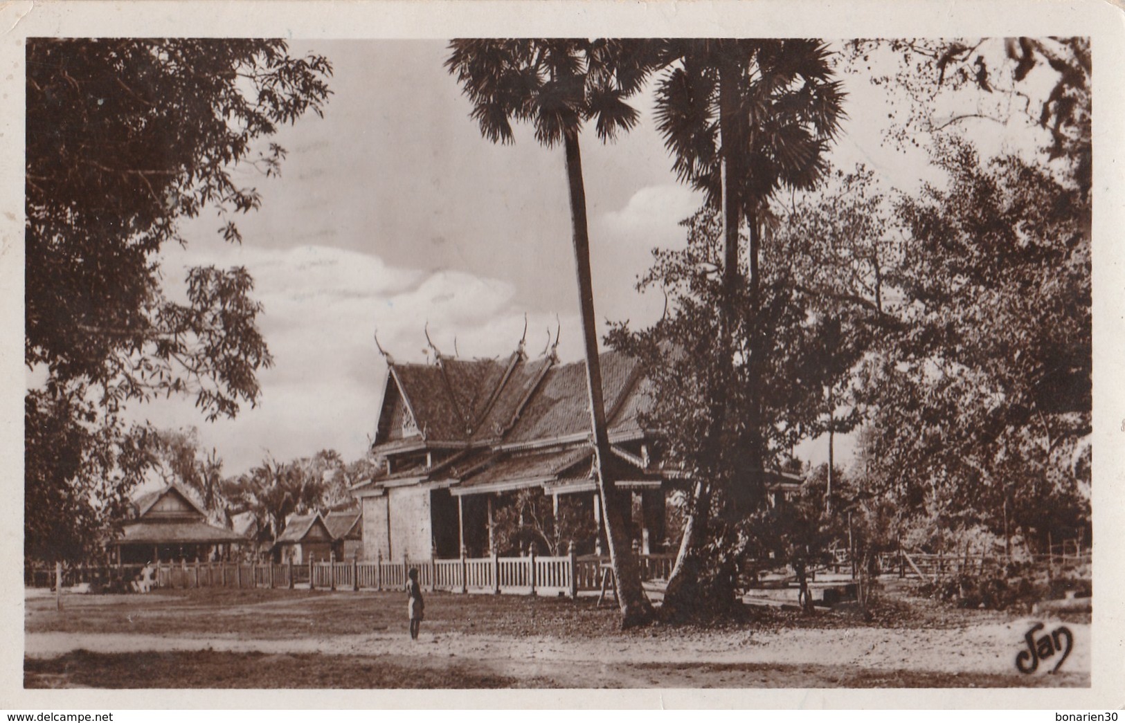 CPSM   CAMBODGE ANGKOR VAT PAGODE DE LA  BONZERIE - Cambodge