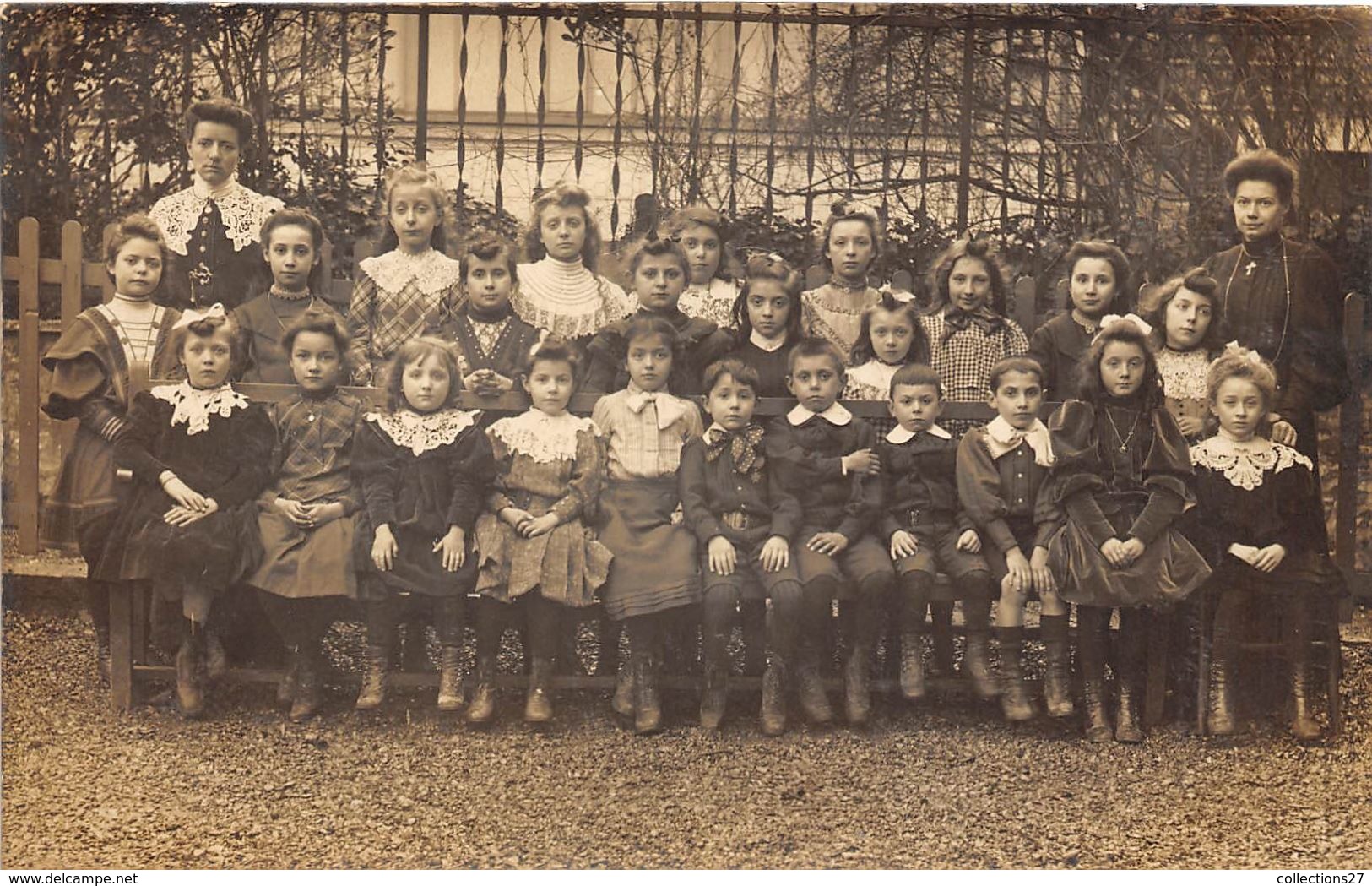 92-NEUILLY-SUR-SEINE- CARTE-PHOTO- ECOLE STE GENEVIEVE MARS 1906 A VERIFIER - Neuilly Sur Seine