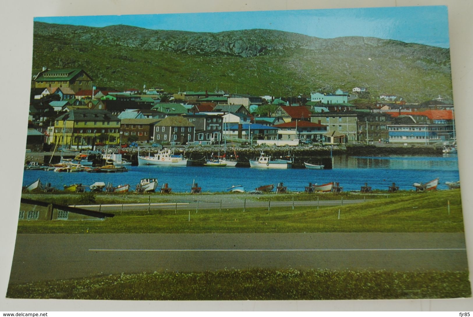 SAINT PIERRE ET MIQUELON   SAINT PIERRE  LA VILLE ET LE PORT DE PLAISANCE - Saint-Pierre-et-Miquelon