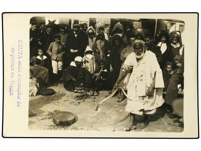 2016 AFRICA. TETUAN. TIPOS POPULARES. Ocupación En 1913. Moro Encantador De Serpientes (FOTO.) (B/C). - Autres & Non Classés