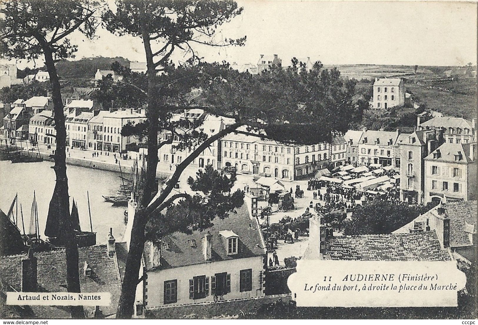 CPA Audierne Le Fond Du Port à Droite La Place Du Marché - Audierne