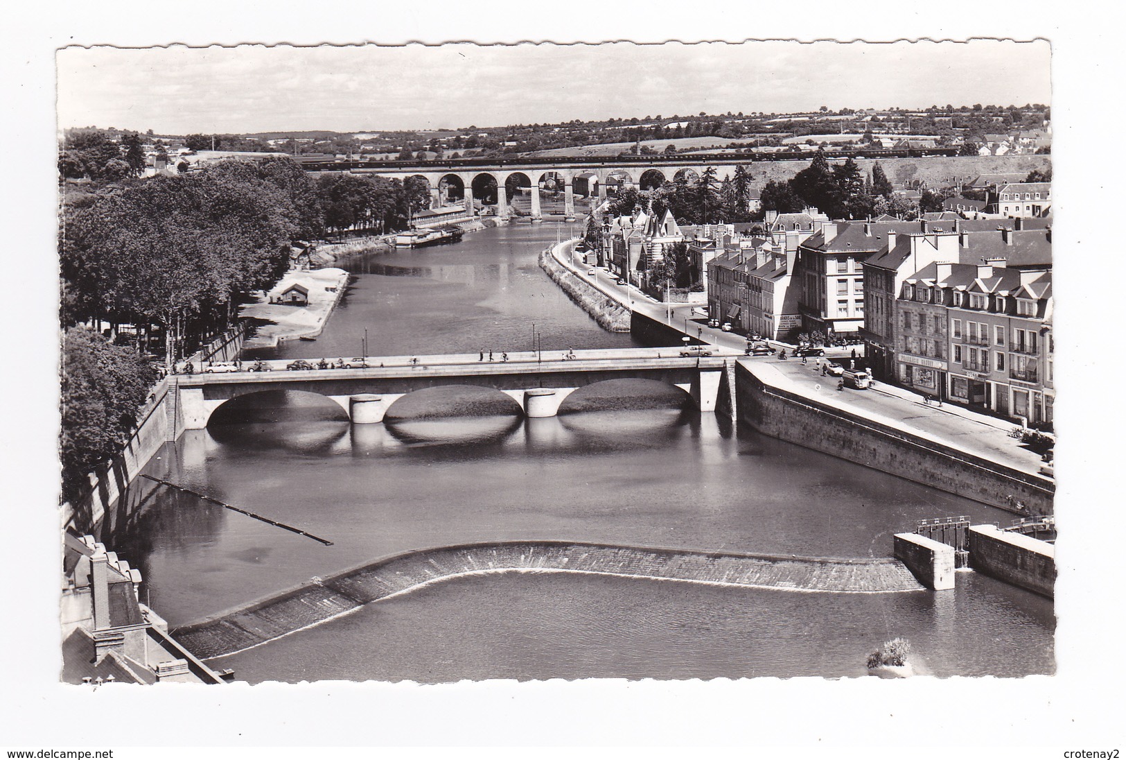 53 LAVAL N°27 Panorama De La Mayenne Quais Ecluse Train De Voyageurs Sur Viaduc Pharmacie Goddet ? Pont Voitures - Laval