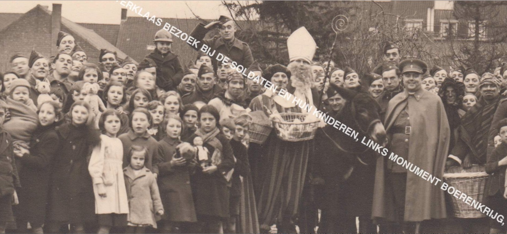 FOTOKAART WESTERLO WESTERLOO SINTERKLAAS BEZOEK BIJ DE SOLDATEN EN HUN KINDEREN, LINKS MONUMENT BOERENKRIJG, SMISSENHOEK - Westerlo