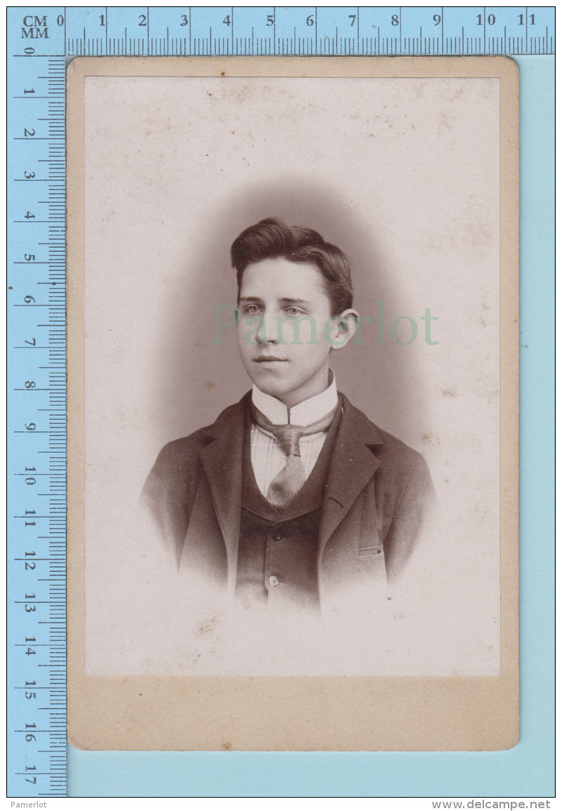 Photo Cabinet, CDV - Jeune Homme , Col Droit - Non Classés