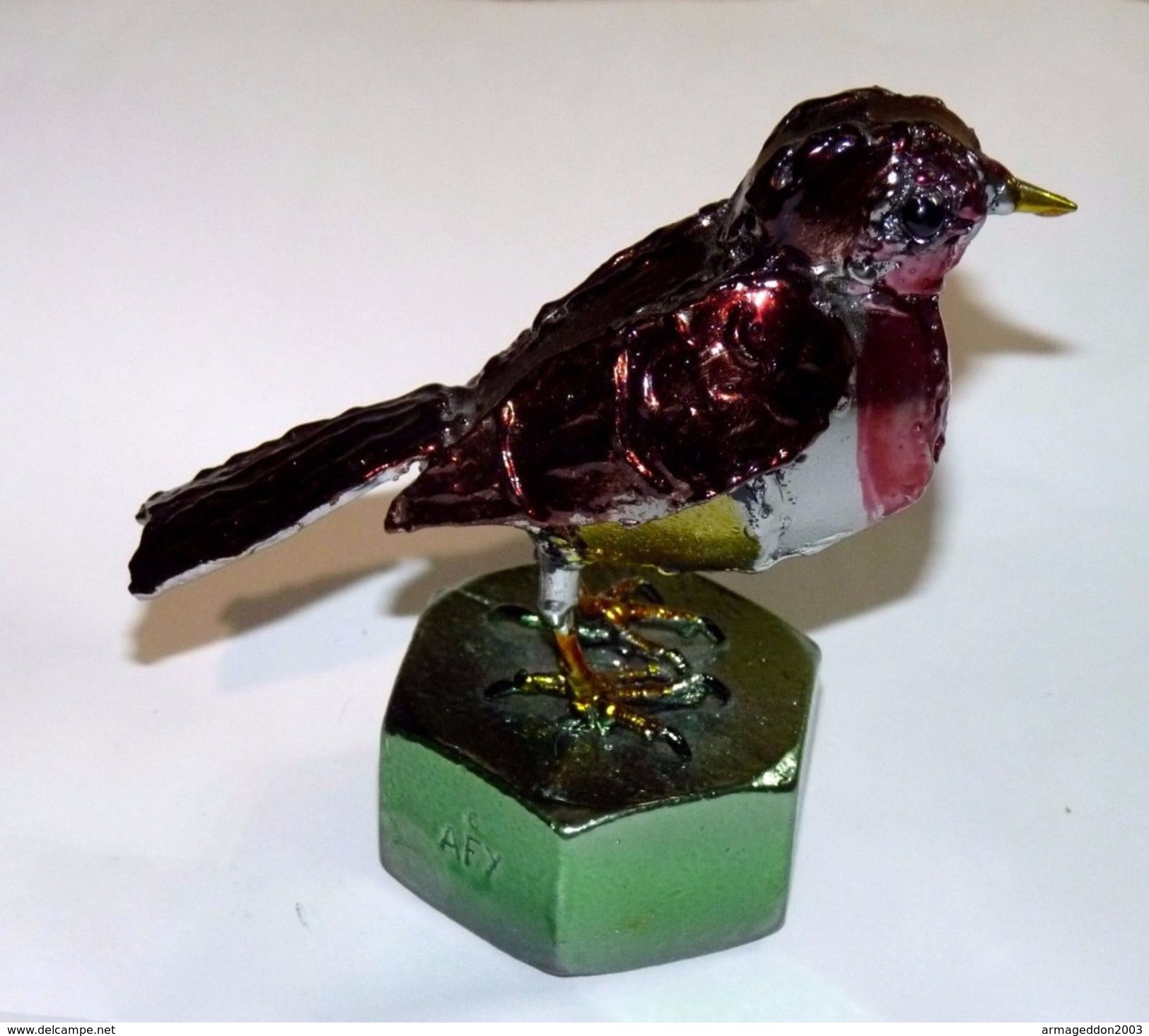 RARE SUPERBE SCULPTURE OISEAU METAL SUR ECROU BELLES COULEURS / AFY TBE - Autres & Non Classés