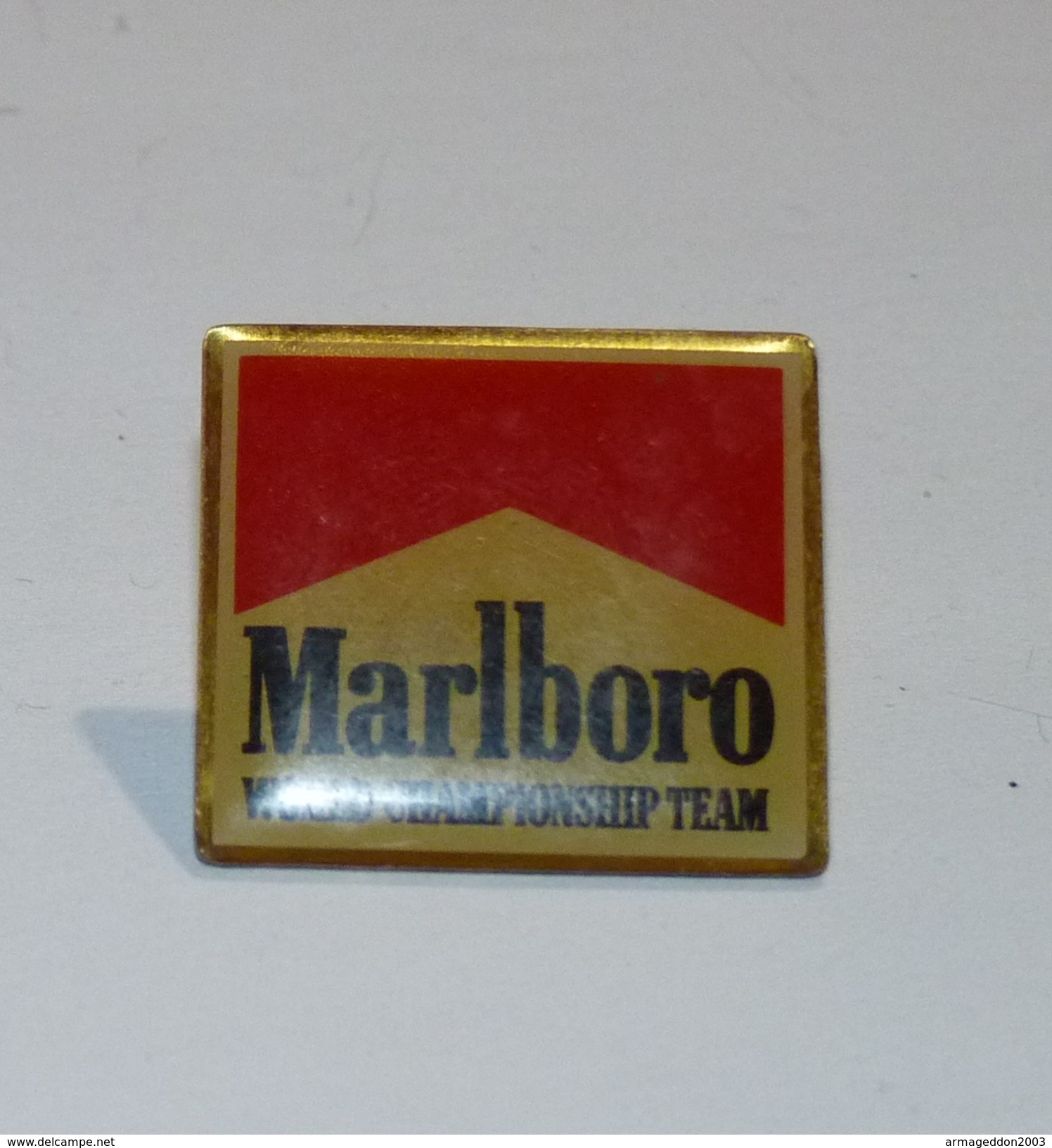 PINS PIN BADGE MARLBORO WORLD CHAMPIONSHIP TEAM - Automobile - F1