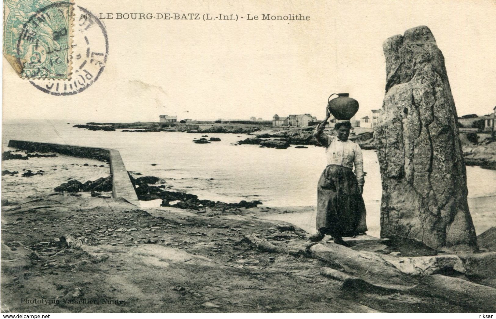 DOLMEN ET MENHIR(LE BOURG DE BATZ) - Dolmen & Menhirs