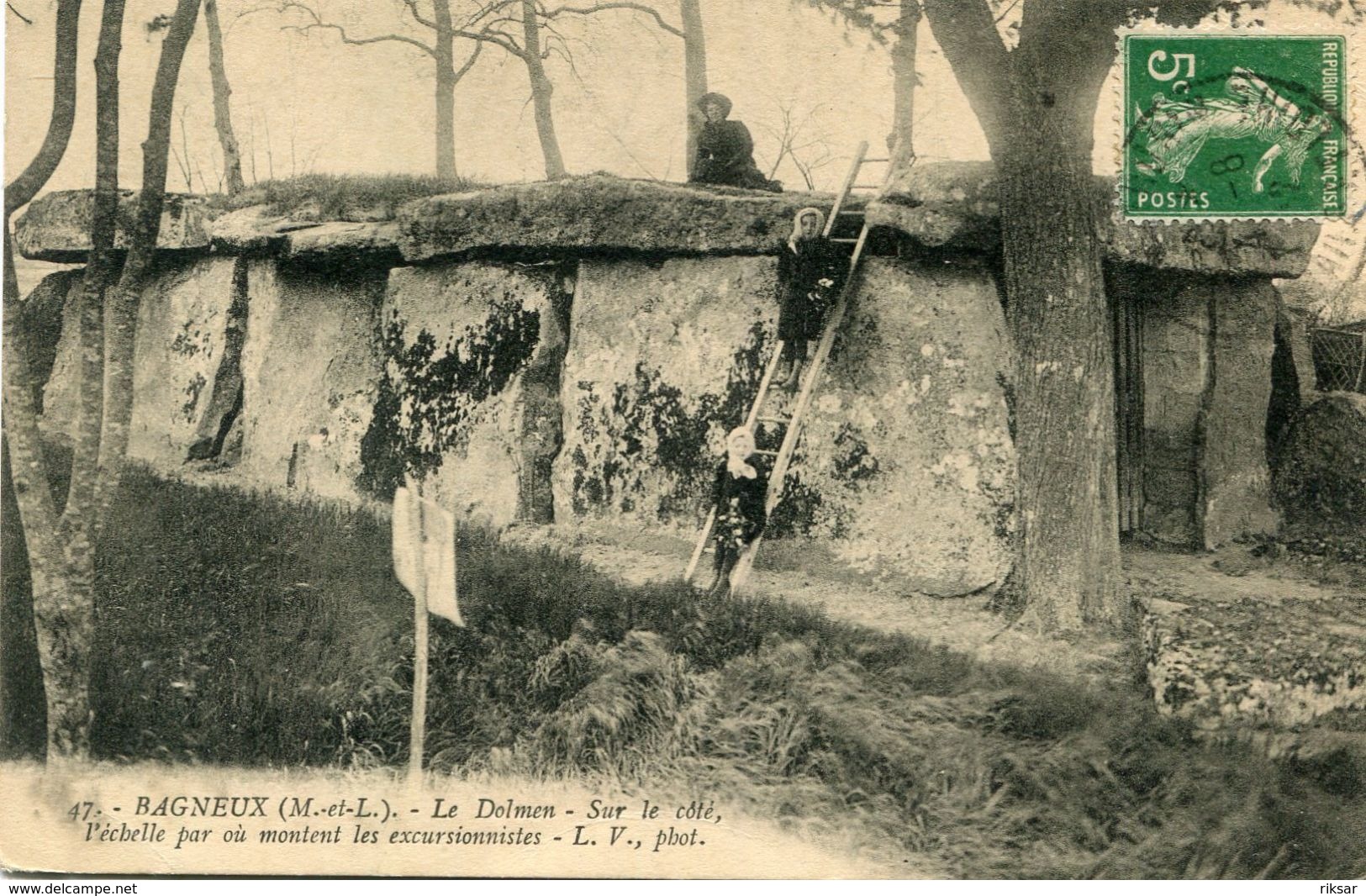 DOLMEN ET MENHIR(BAGNEUX) - Dolmen & Menhirs