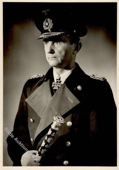Ritterkreuzträger WK II Dönitz Großadmiral Foto AK I- - Oorlog 1939-45