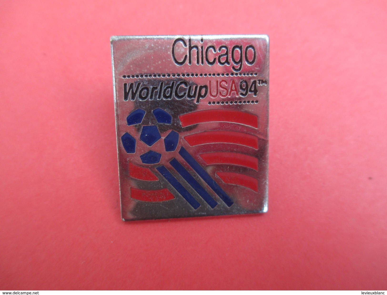 Médaille De Sport/ Football/ Pin's/Worldcup USA 94/ CHICAGO/ Bronze Nickelé Peint/Starpin's/ 1994           SPO203 - Autres & Non Classés
