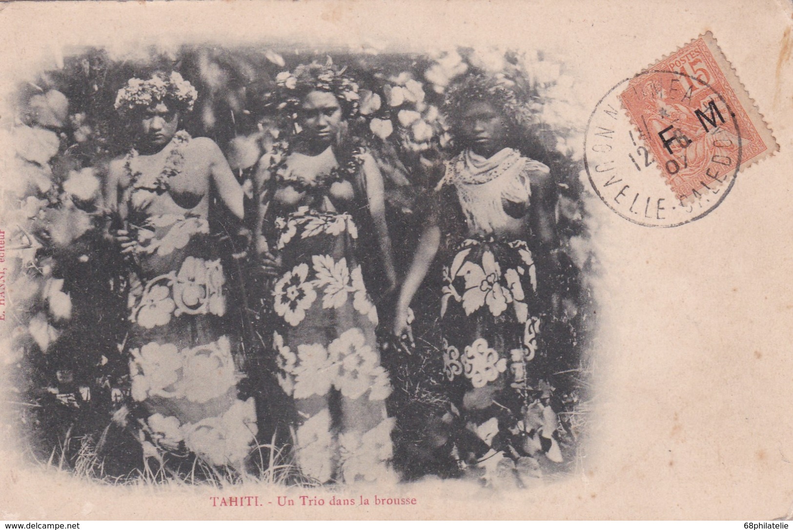 NOUVELLE CALEDONIE 1907 CARTE POSTALE DE NOUMEA AVEC REPRESENTATION  TAHITI UN TRIO DANS LA BROUSSE - Nouvelle-Calédonie