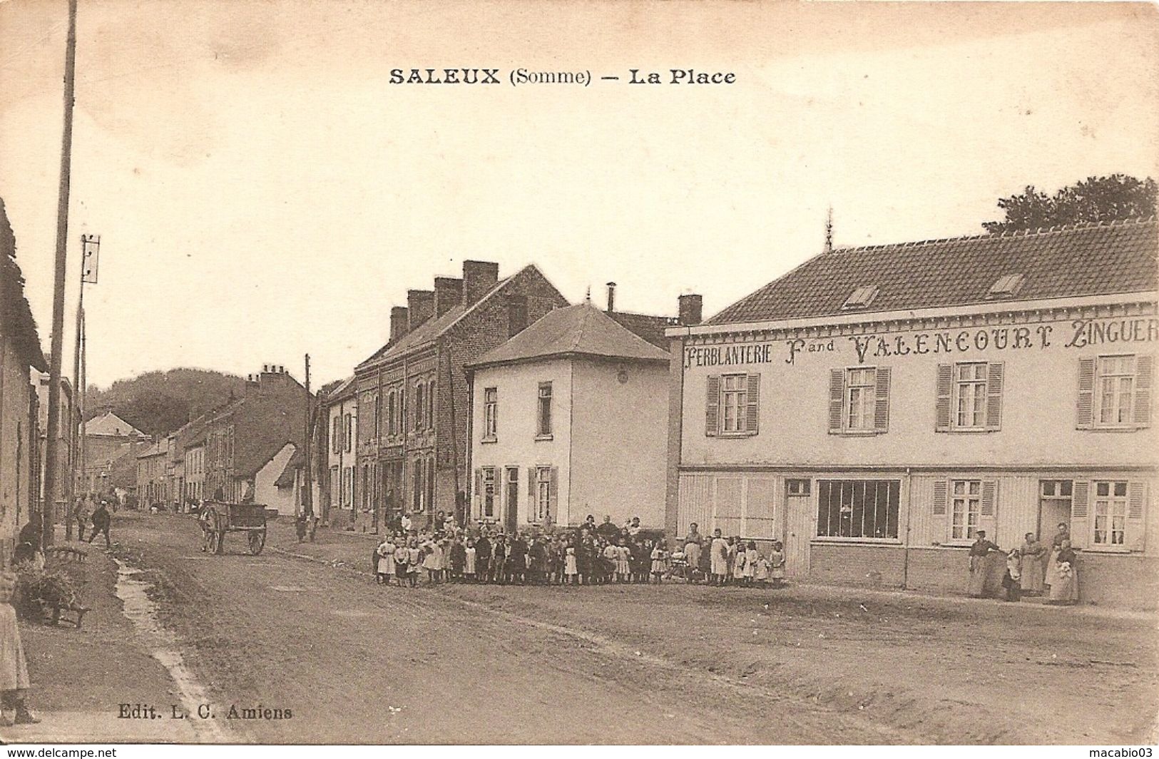 80 Somme  :  Saleux   La Place   Réf 3566 - Autres & Non Classés