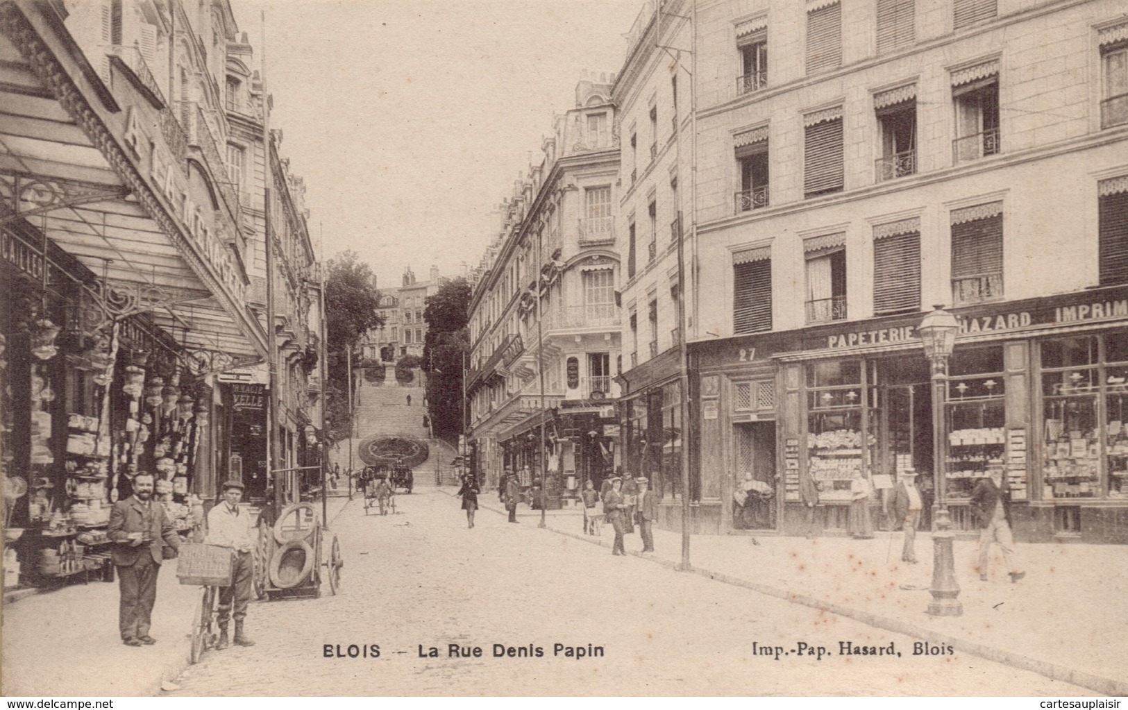 Blois - La Rue Denis Papin - Blois