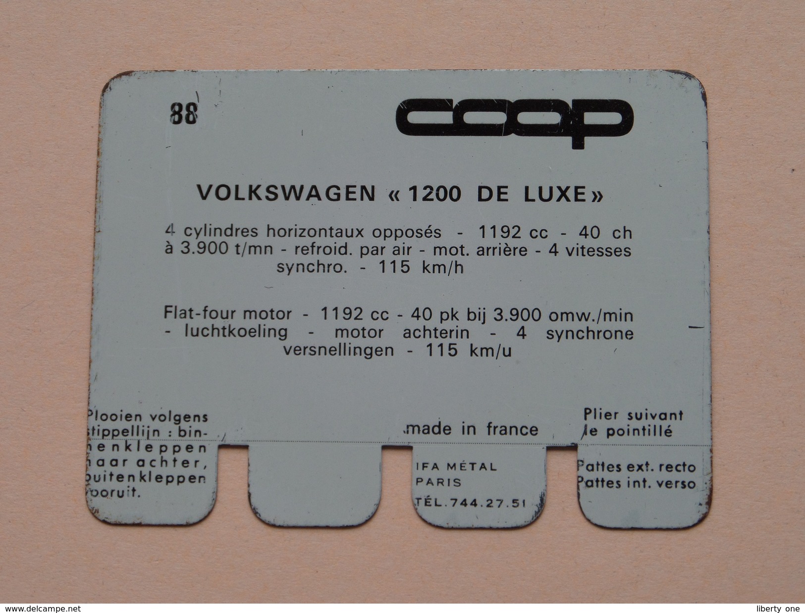 VOLKSWAGEN 1200 DE LUXE - Coll. N° 88 NL/FR ( Plaquette C O O P - Voir Photo - IFA Metal Paris ) ! - Placas En Aluminio (desde 1961)