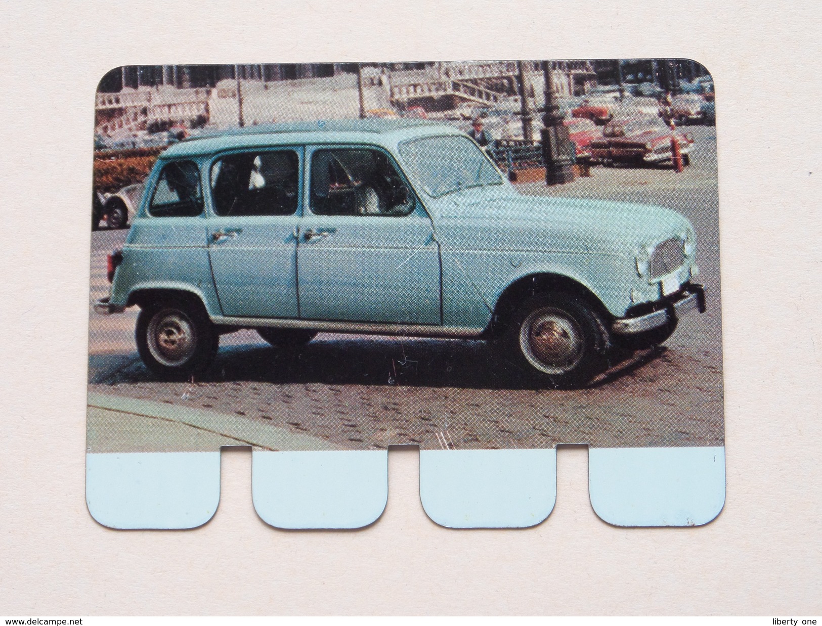 RENAULT 4 L 1963 - Coll. N° 92 NL/FR ( Plaquette C O O P - Voir Photo - IFA Metal Paris ) ! - Tin Signs (vanaf 1961)