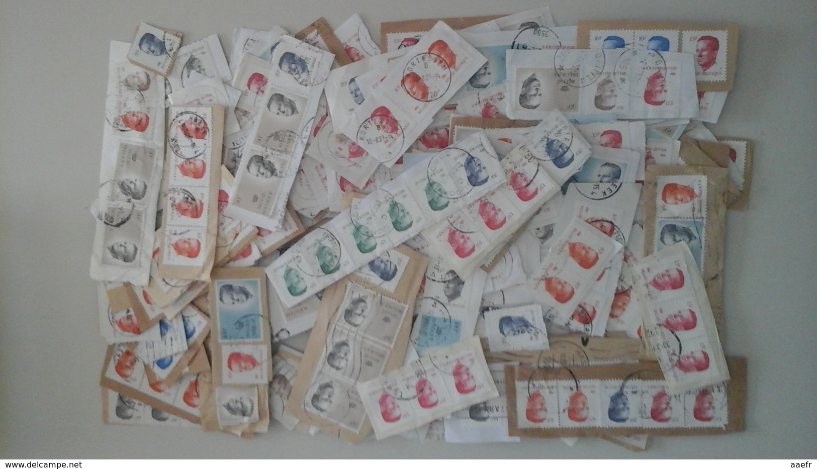 Belgique - Baudouin Ier Type Velghe - Petit Lot De 500 Timbres° Sur Fragments - 1981-1990 Velghe