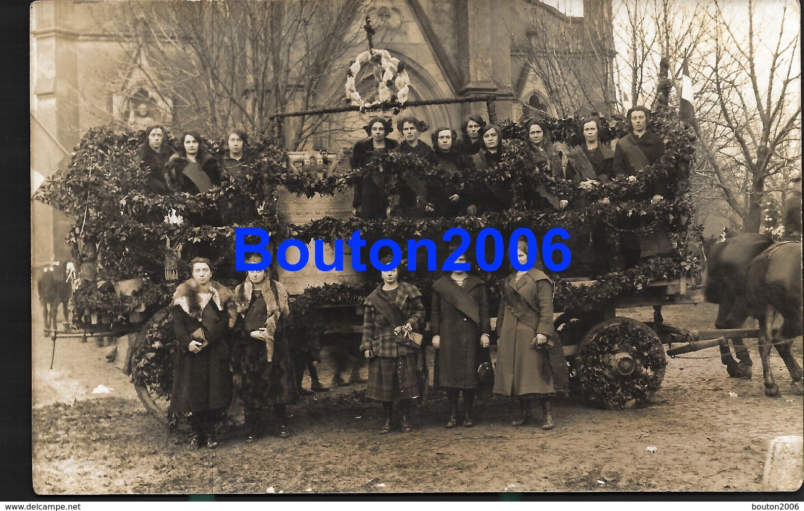 Pontpierre 1924 Baptême Des Cloches Les Femmes Devant L'Eglise Près De Faulquemont Morhange Saint Avold - Faulquemont