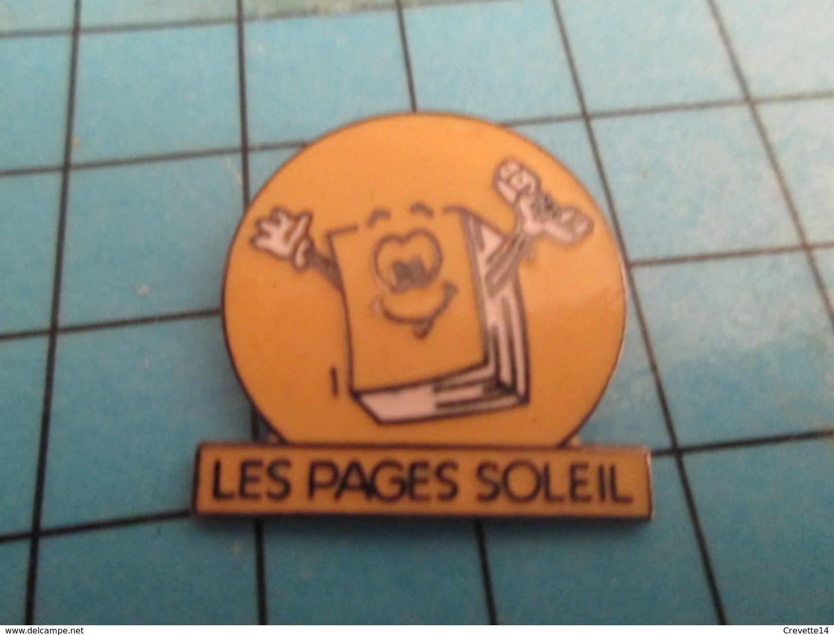 Pin711e Pin's Pins : Rare Et Belle Qualité : FRANCE TELECOM / ANNUAIRE LES PAGES SOLEIL - France Telecom
