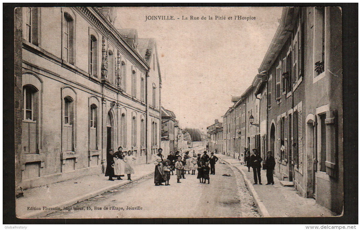 DD2328  FRANCE  JOINVILLE LA RUE DE LA PITIE ET L'HOSPICE   POSTCARD - Joinville