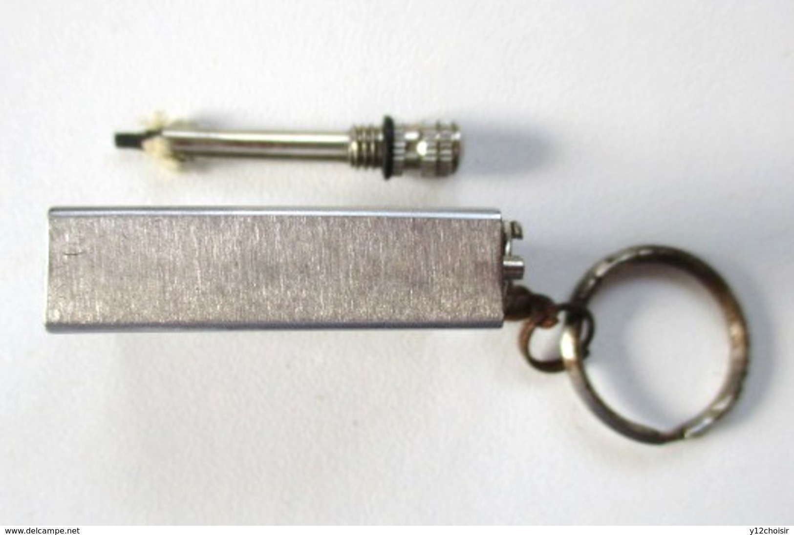 PORTE CLEFS PYROGENE . BRIQUET OBJET DU FUMEUR - Pyrogènes