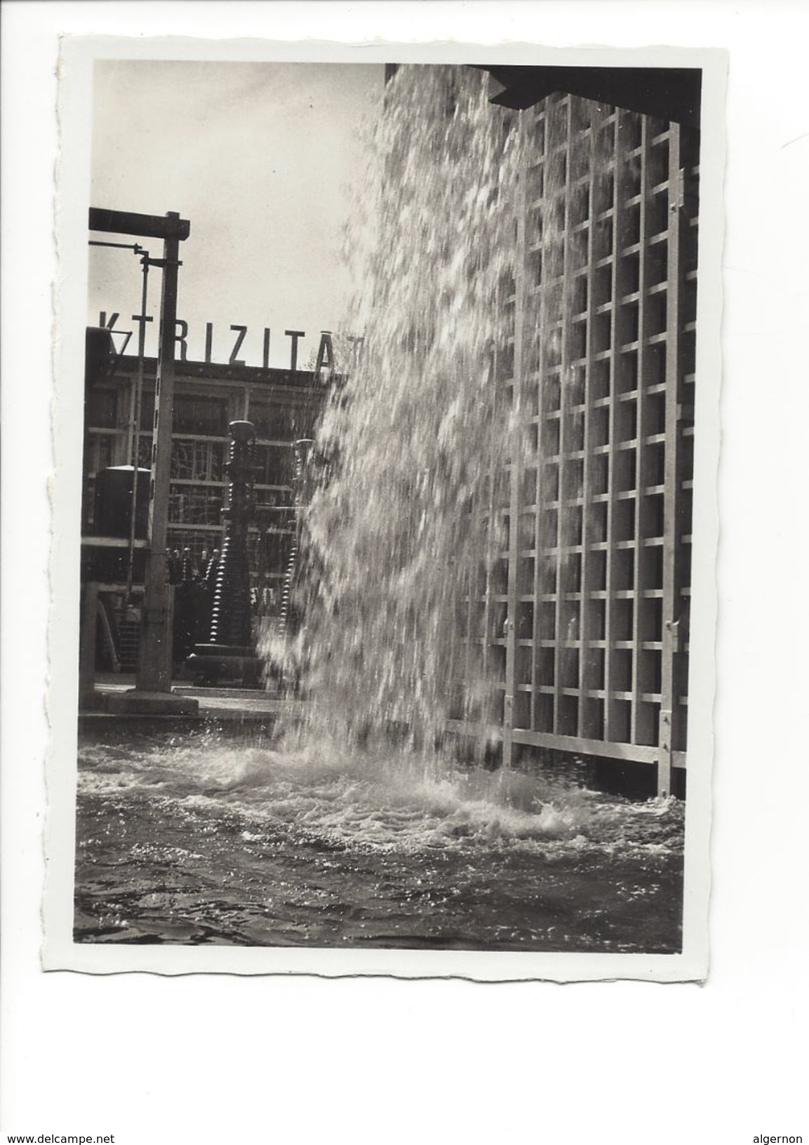 17842 -  Zürich 1939 Exposition Nationale Suisse La Cascade (Format 10X15) - Zürich