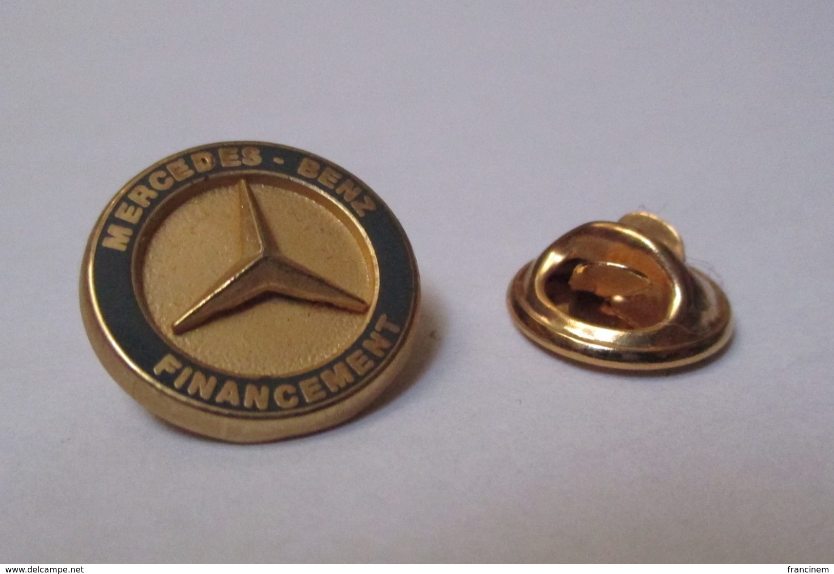 Pin's Mercedes Benz - Financement (logo Zamac Signé ATC) Diamètre: 1,6 Cm - Mercedes