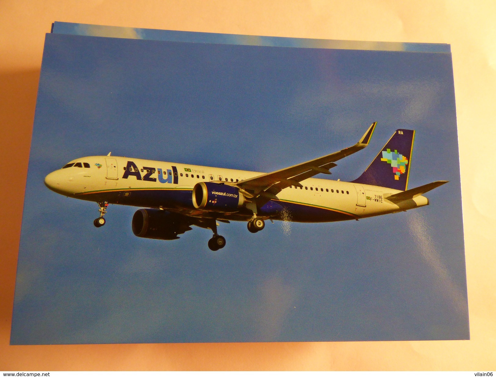 AZUL   AIRBUS A 320 251   F WWIC - 1946-....: Moderne