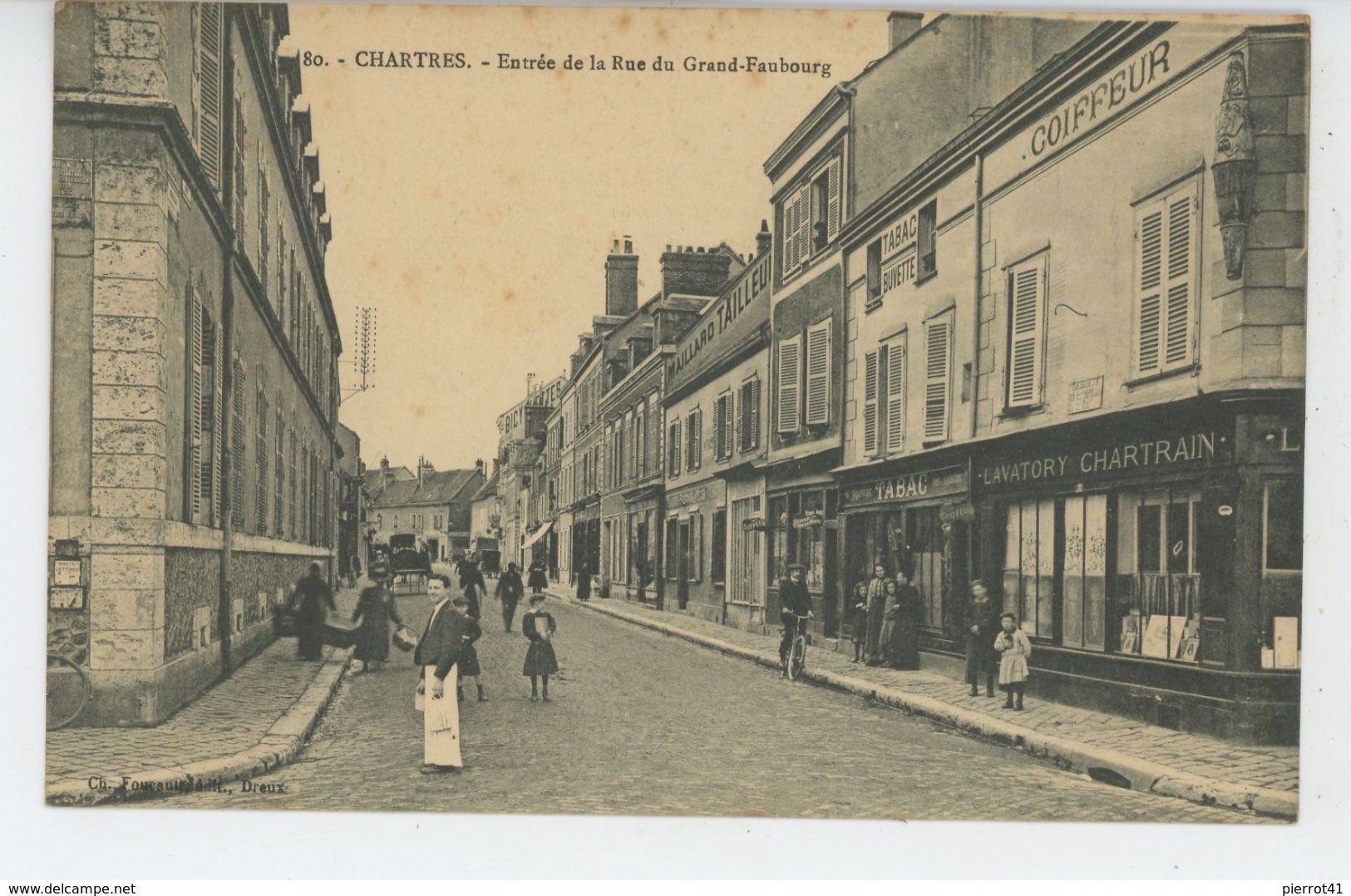 CHARTRES - Entrée De La Rue Du Grand Faubourg (commerces) - Chartres