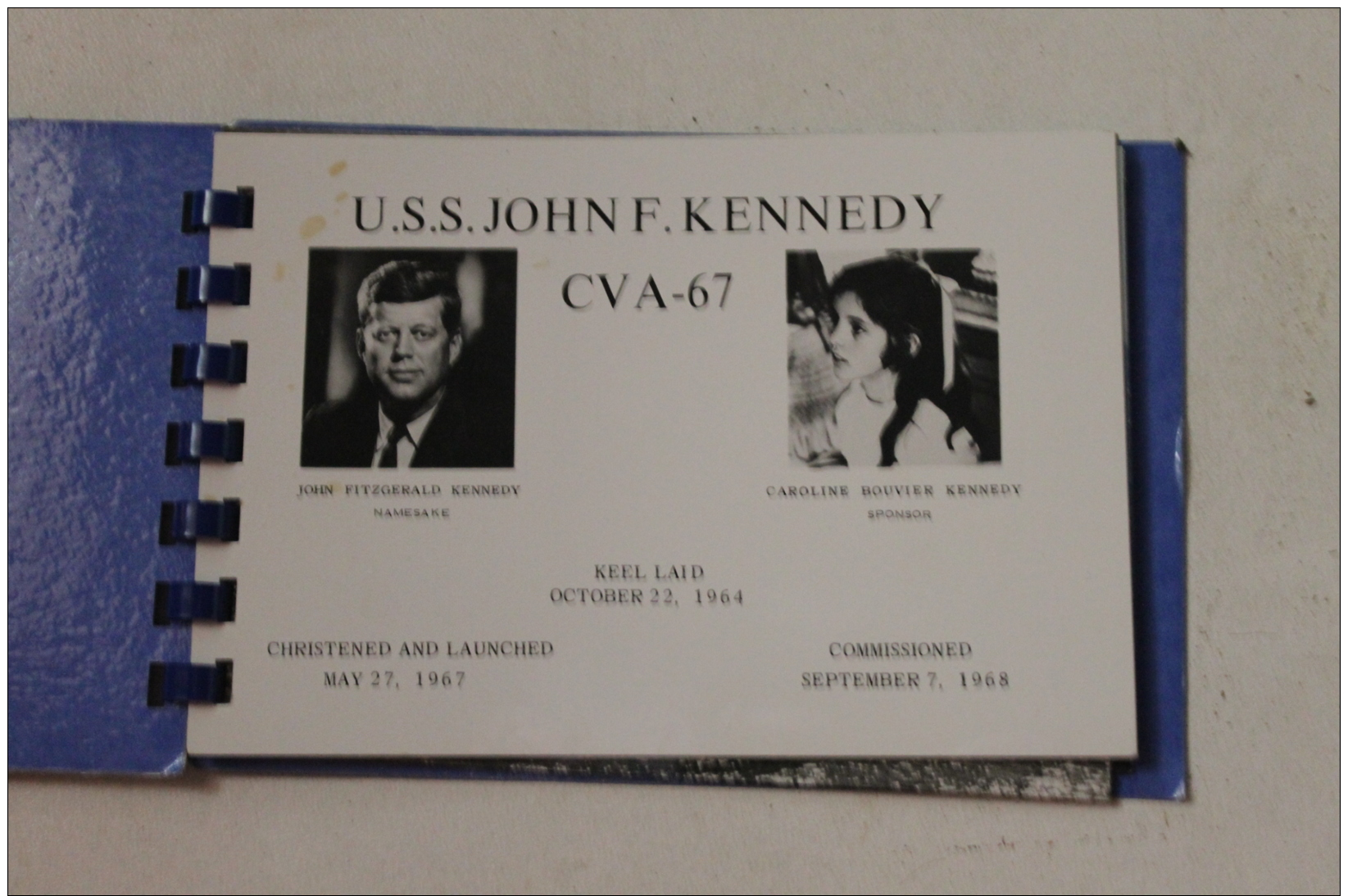 Plaquette Du Porte-avions USS F J Kenndy 1968 - Dokumente