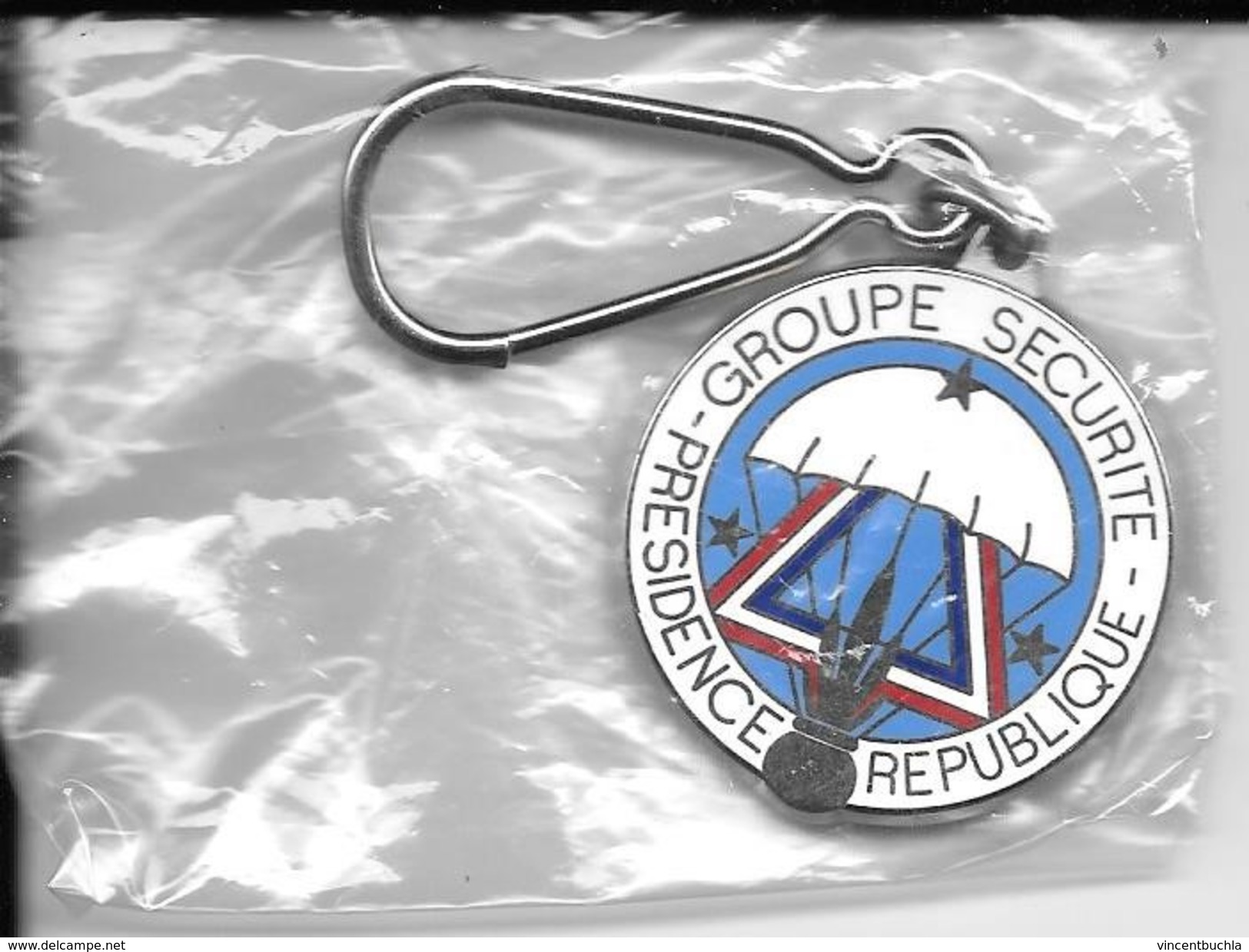Rare Porte Clef Groupe Sécurité Présidence République En Métal Emaillé Neuf  Parachute Grenade 3 Couleurs - Porte-clefs