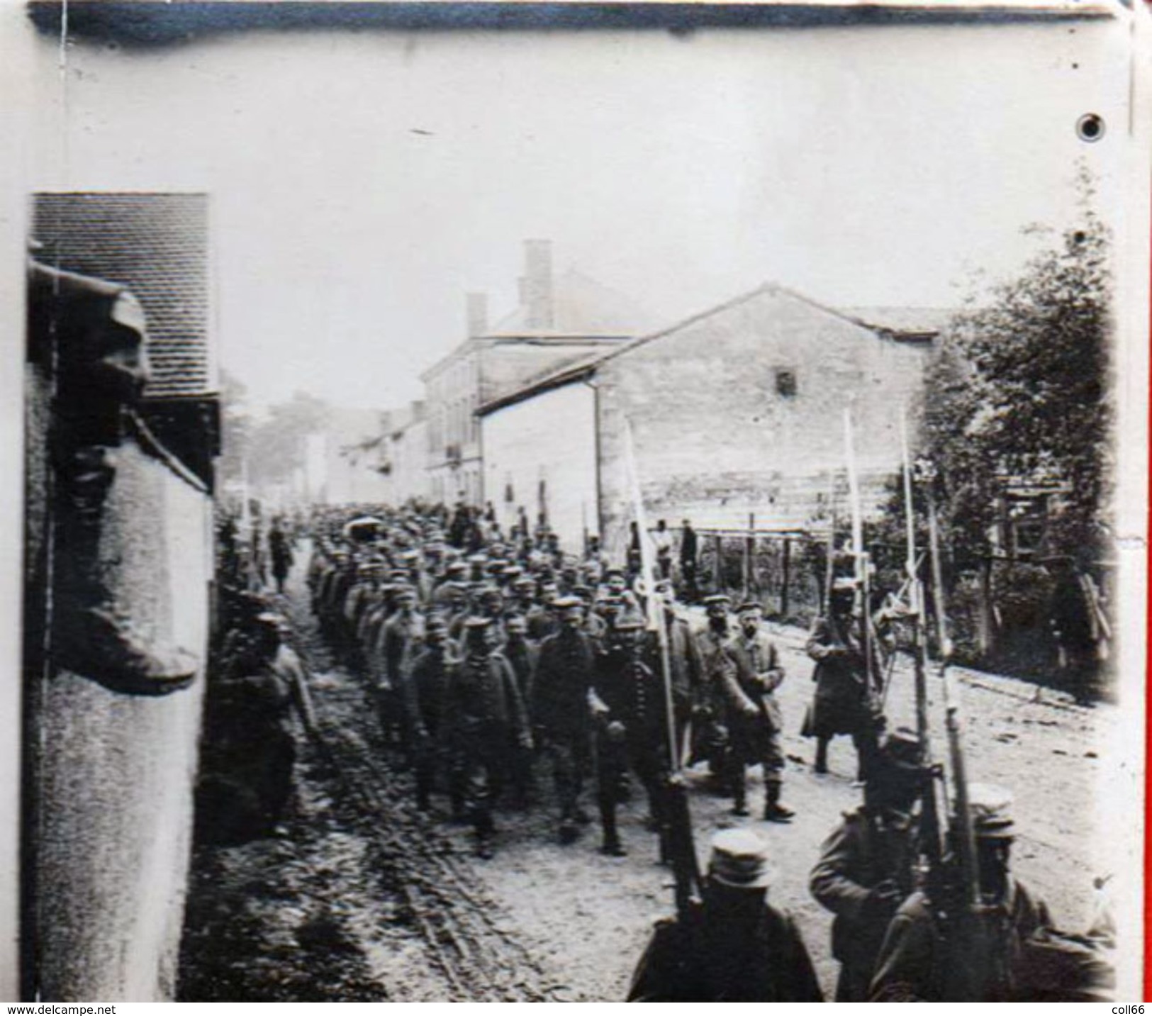 51 St Etienne Au Temple 1915 RARE Photo De Poilu Passage De  Prisonniers Boches Ww1 Dos Scané Légendé - Autres & Non Classés